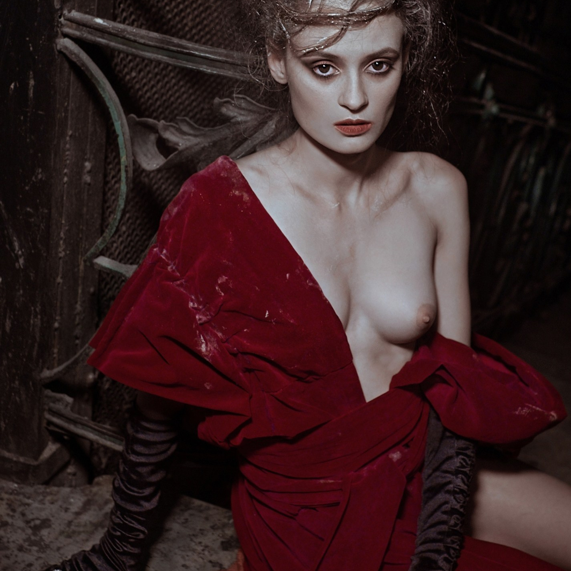 - снимаю на условиях TFP, провожу регулярные арт-ню воркшопы в СПБ  и. Фотограф Облако Александра