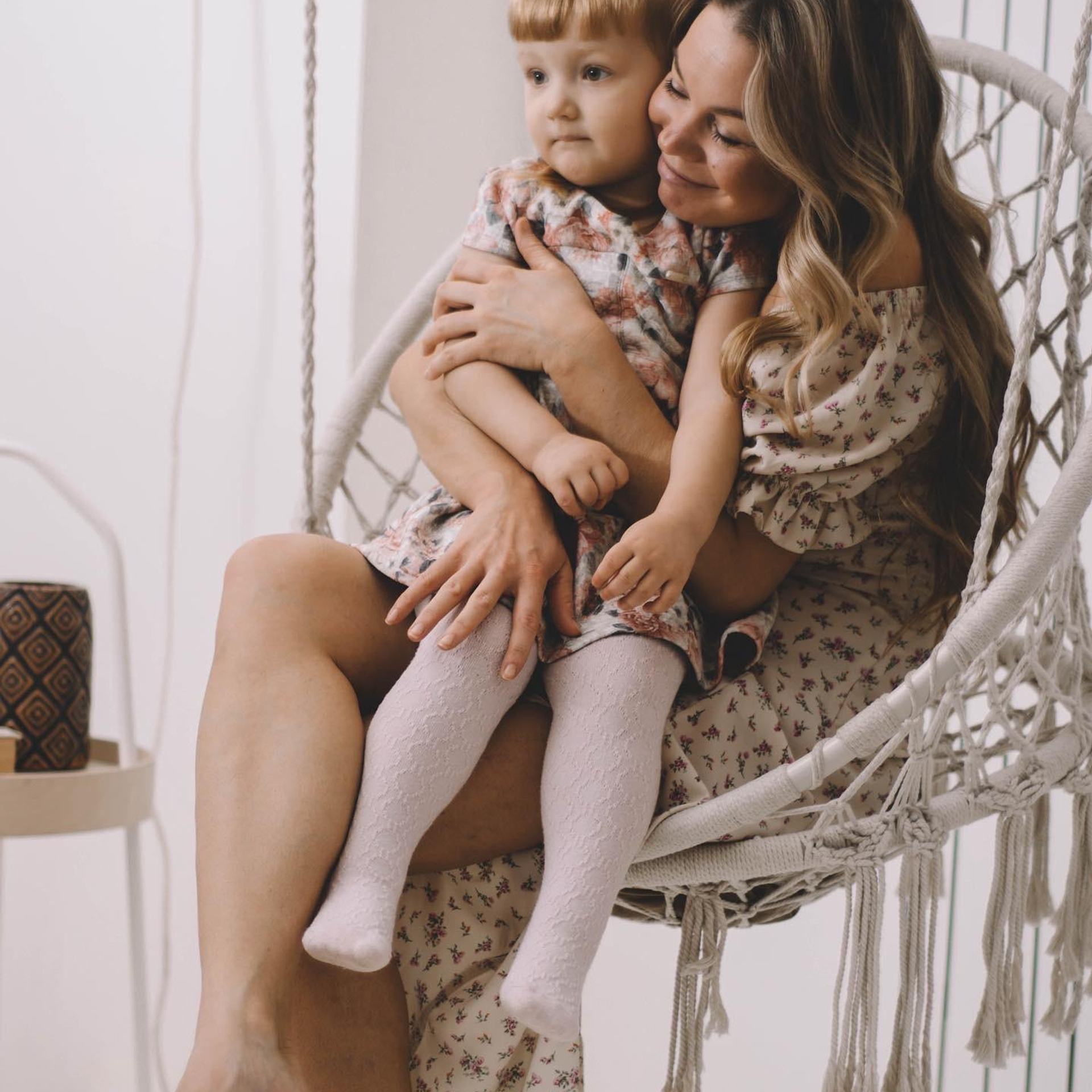 счастье мама и дочь в студии 