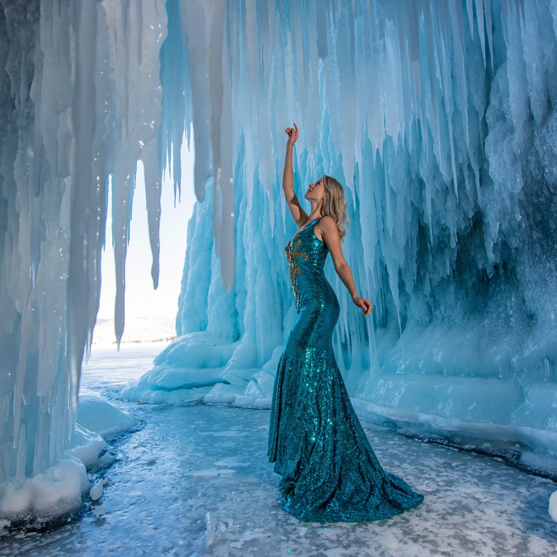 Платье пайеточное «морской дракон» 40-42 рр