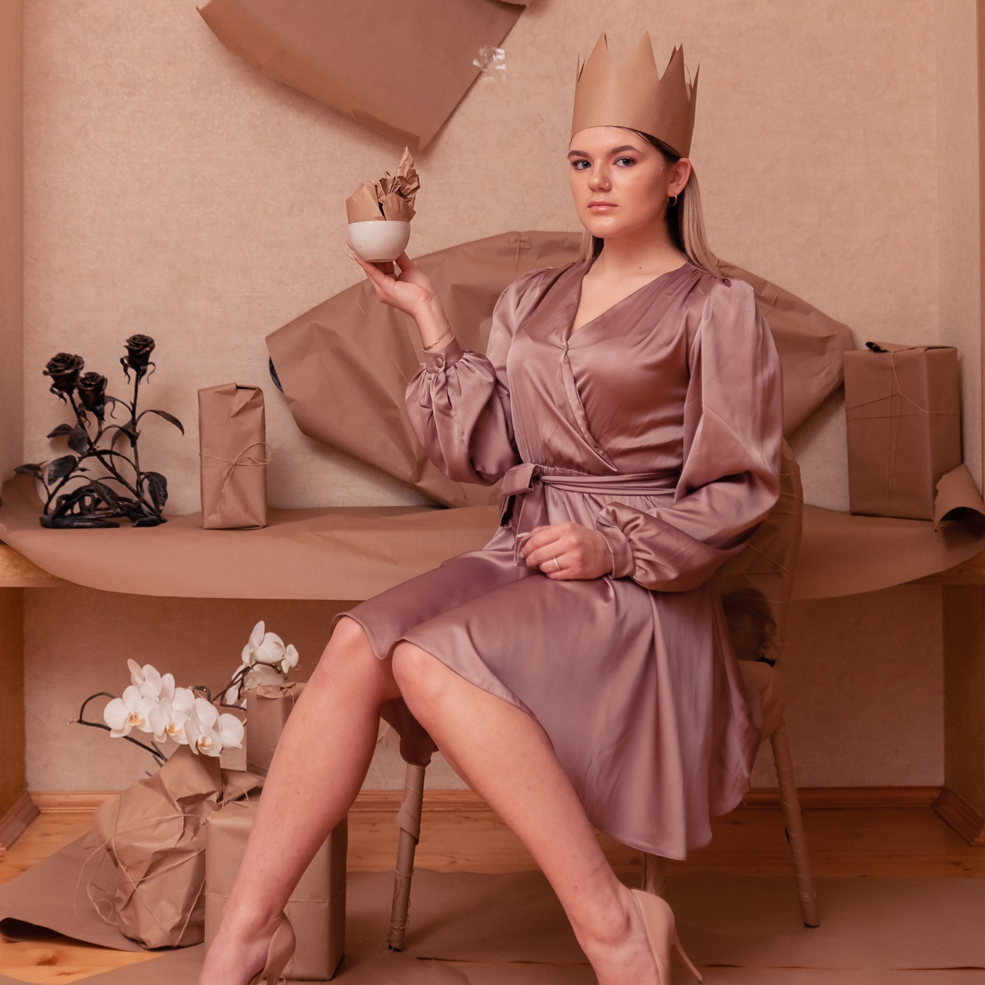Фотосессия для девушки Бумажная королева.