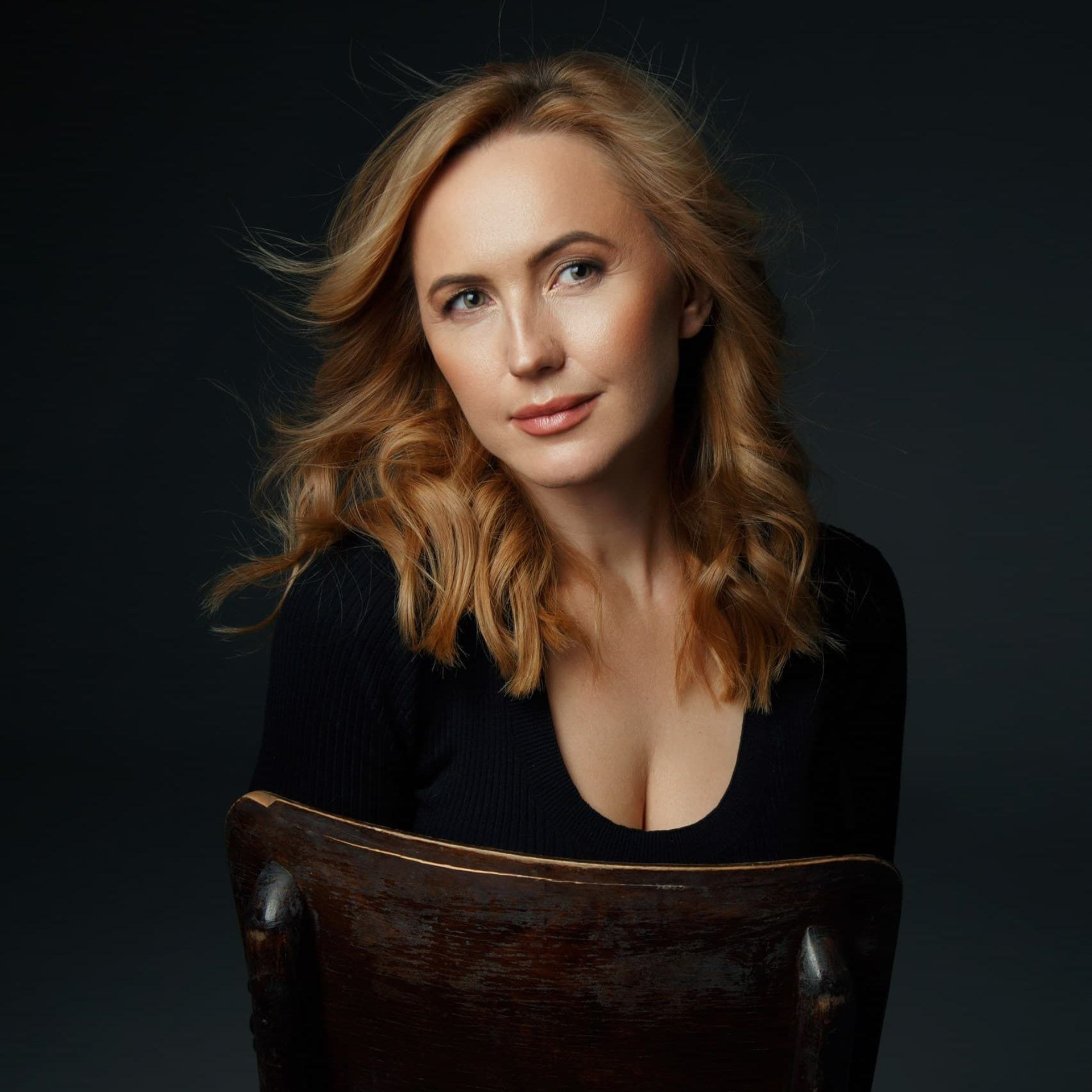 Макияжа для фотосессии женского портрета