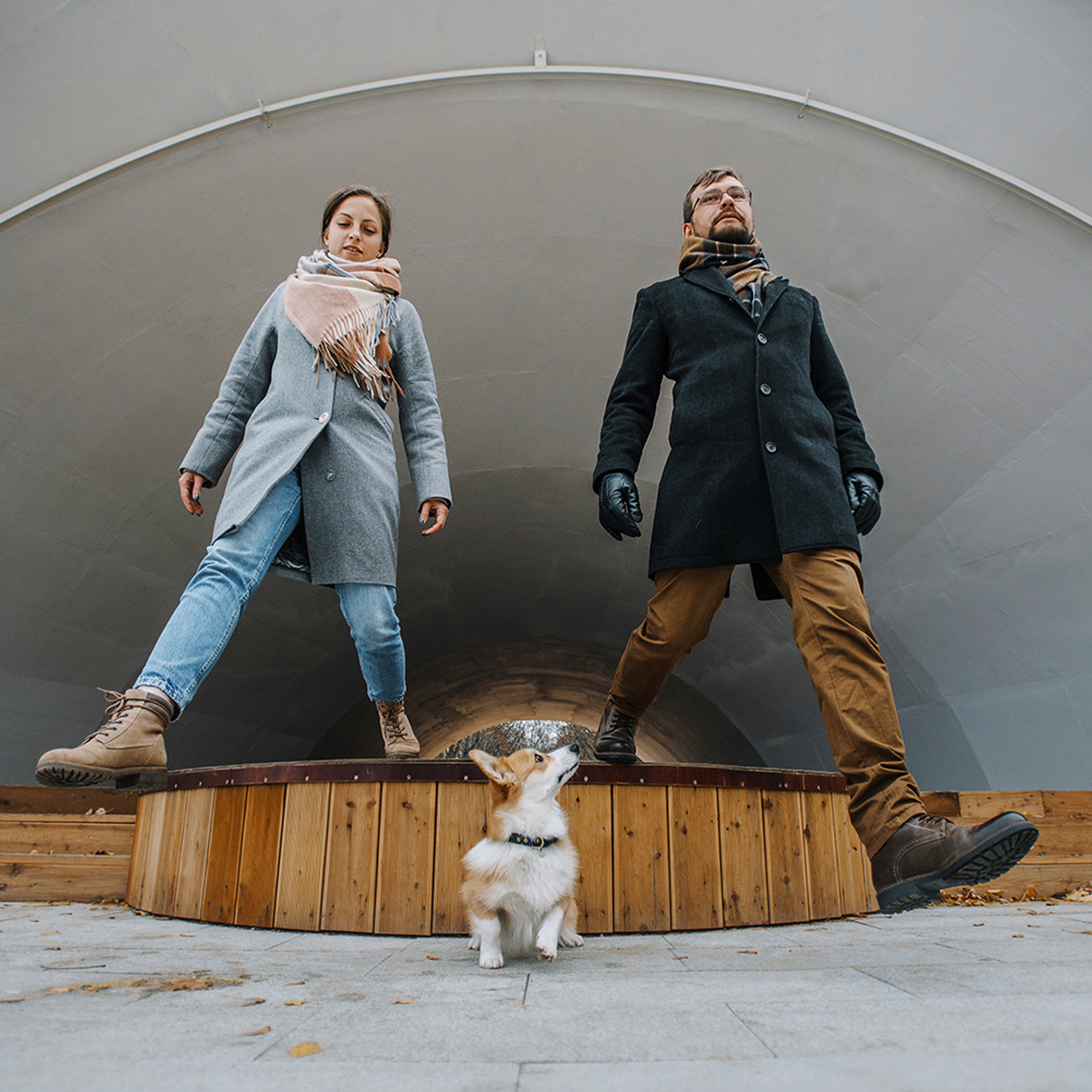 Катя, Саша и корги Люси. Фотограф Анна Тюрина