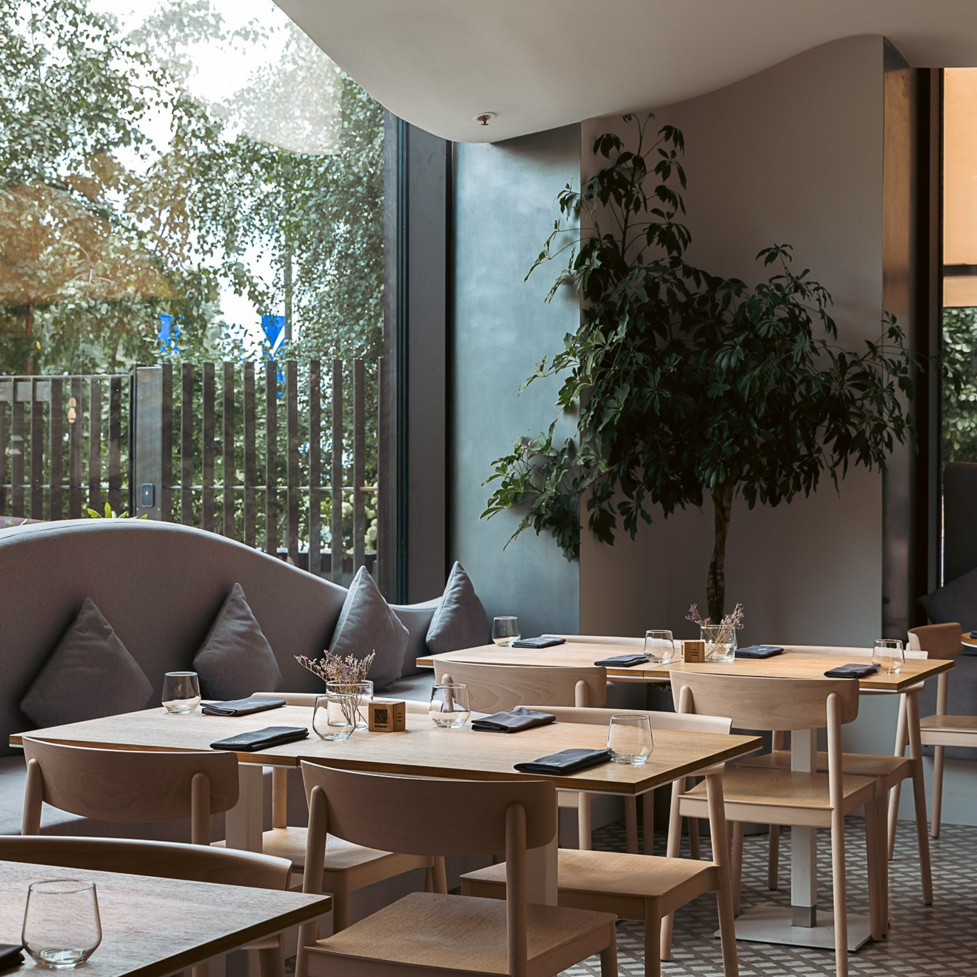 Профессиональная фотосъемка ресторанов. Интерьерный фотограф и видеограф в Санкт-Петербурге и Москве