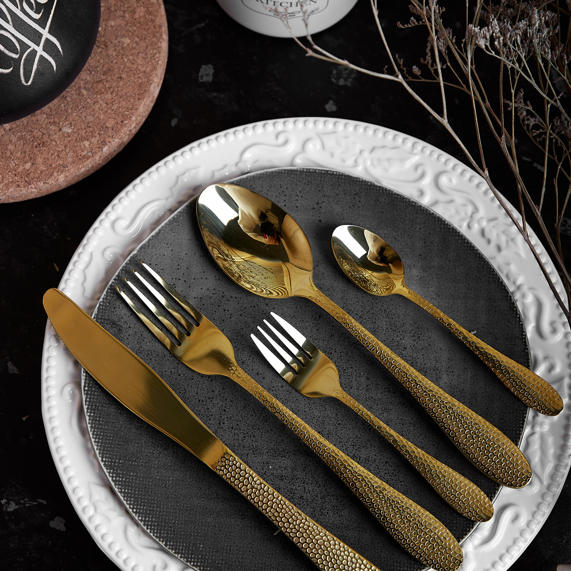 Столовые приборы