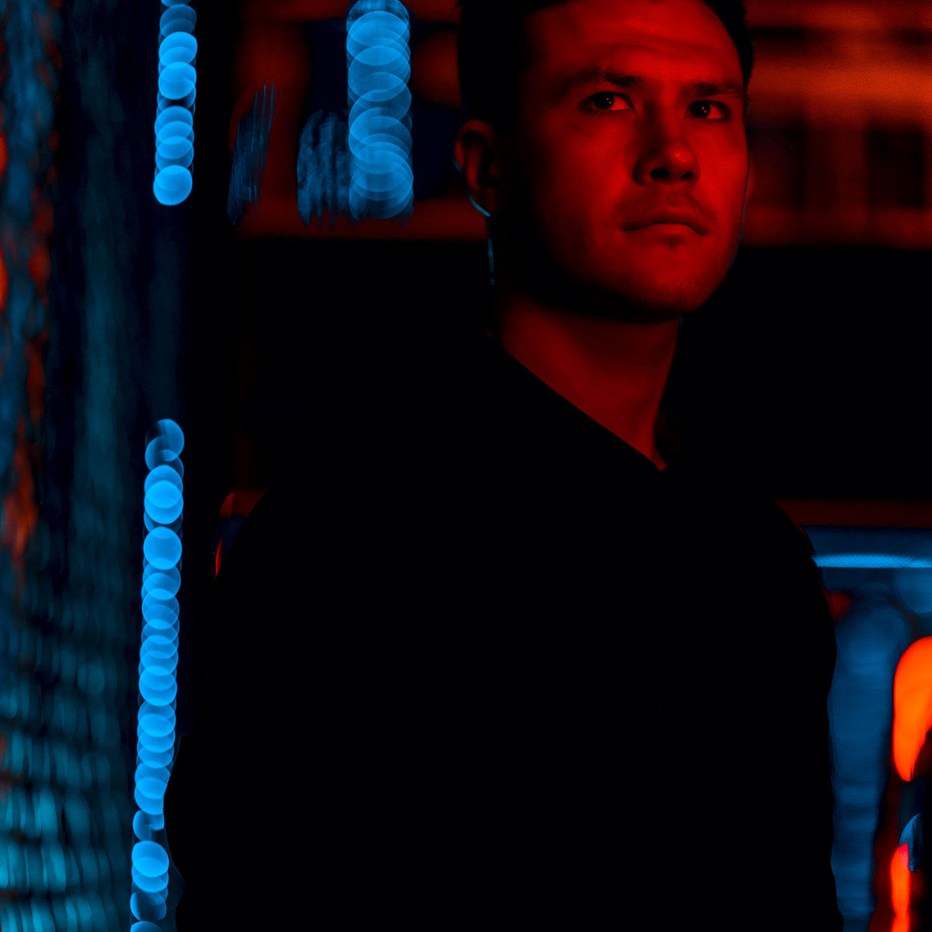 Руслан | Neon. W&T Studio Studio photo and video content creation