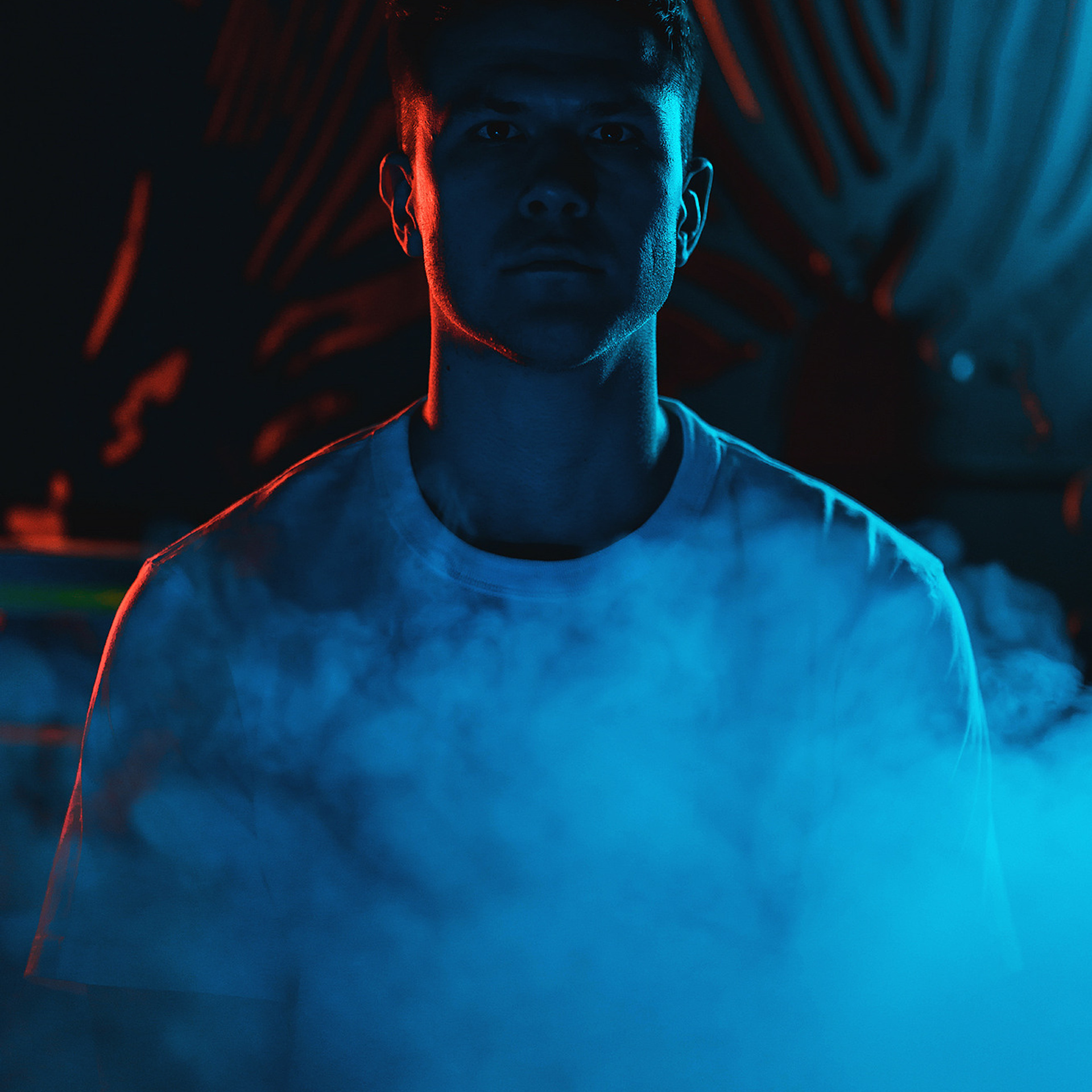 Руслан | Neon. W&T Studio Studio photo and video content creation