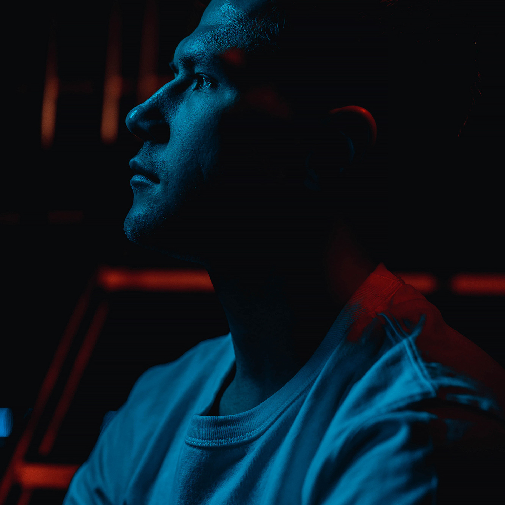 Руслан | Neon. W&T Studio Studio photo and video content creation