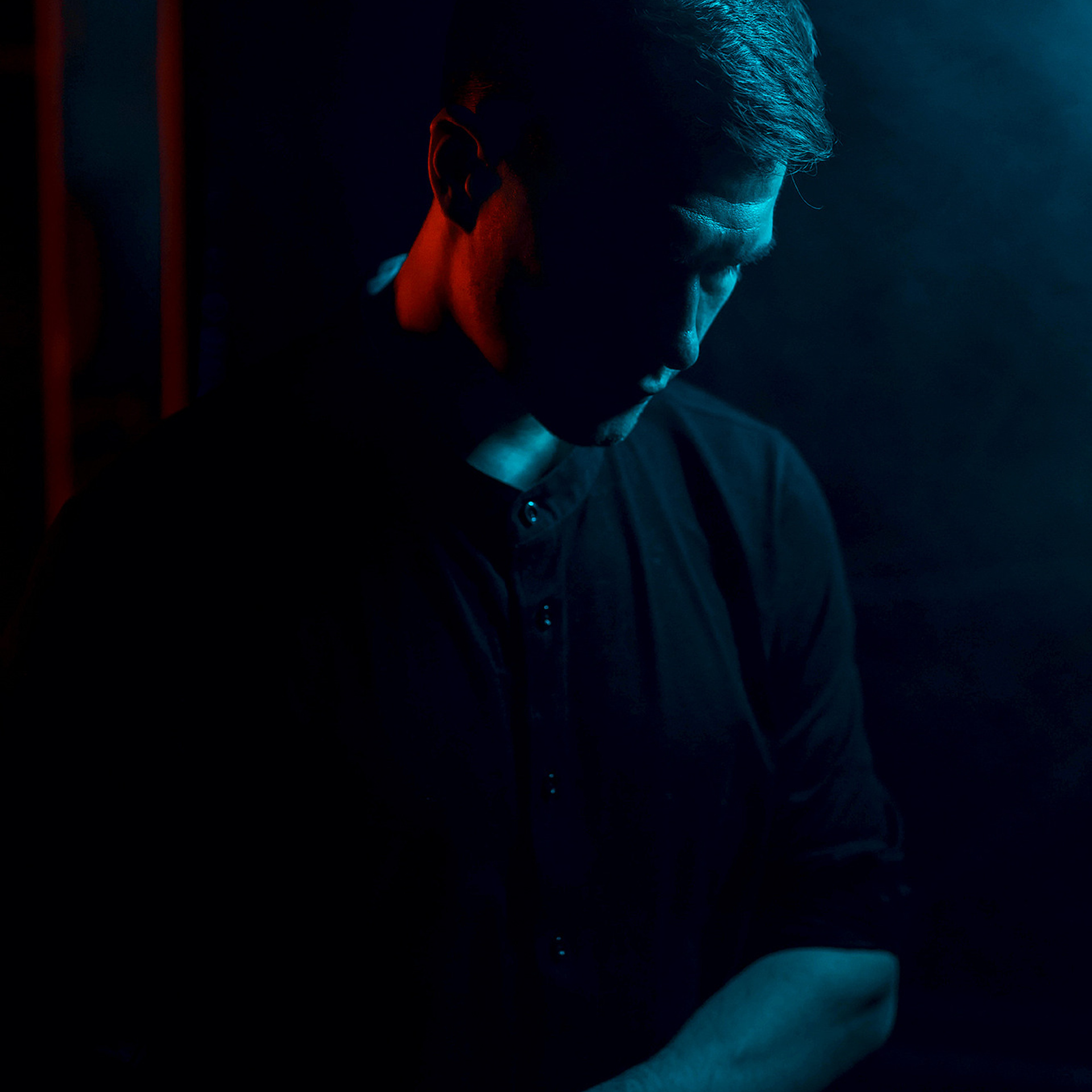 Руслан | Neon. W&T Studio Studio photo and video content creation