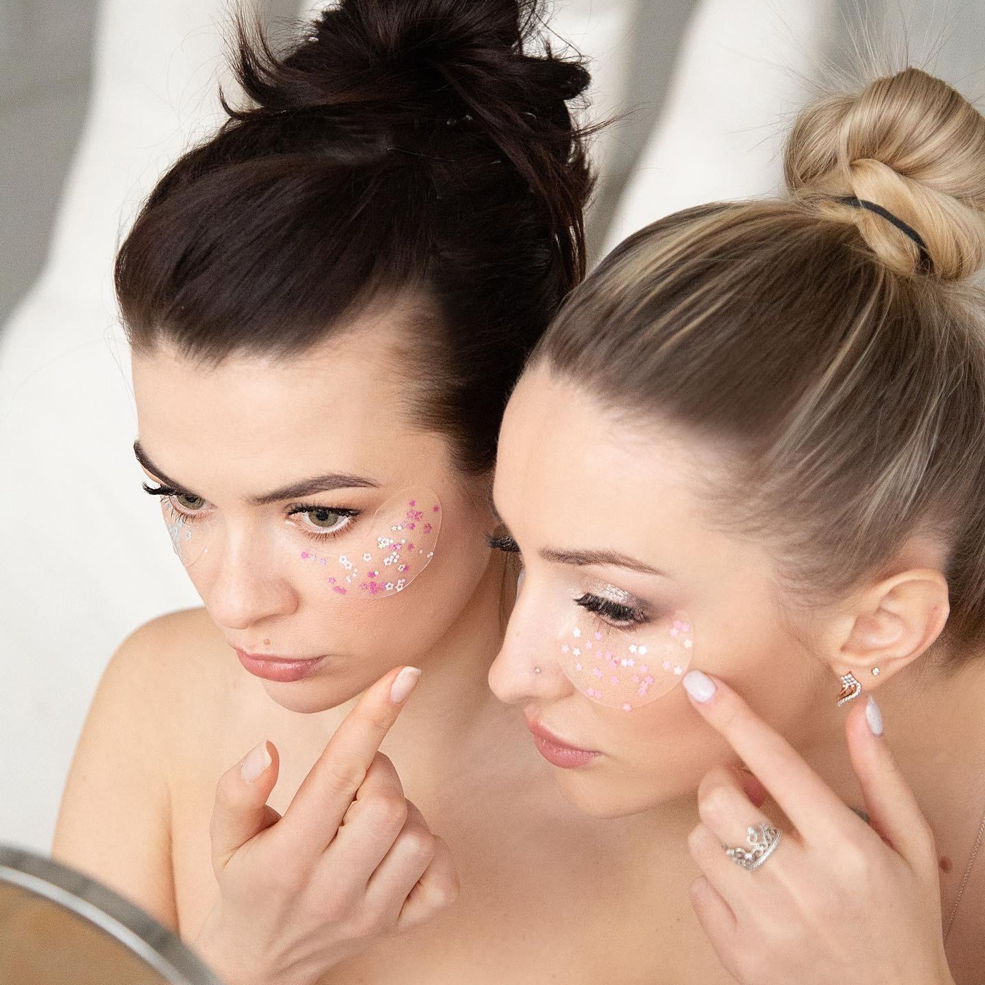 Тоня и Аня Косметологи