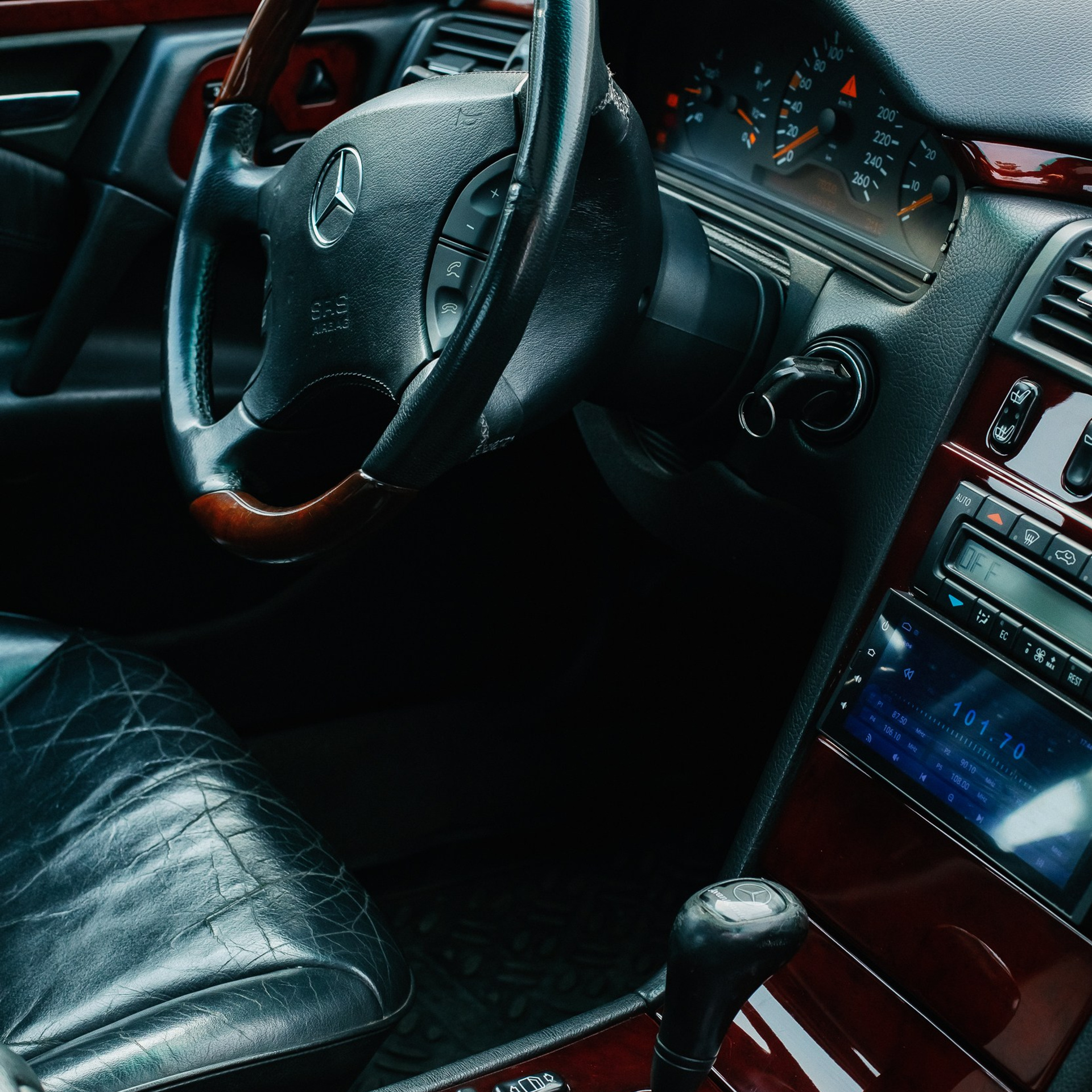 Ваня и мерседес, фото сделанно для продажи. продал машину за неделю