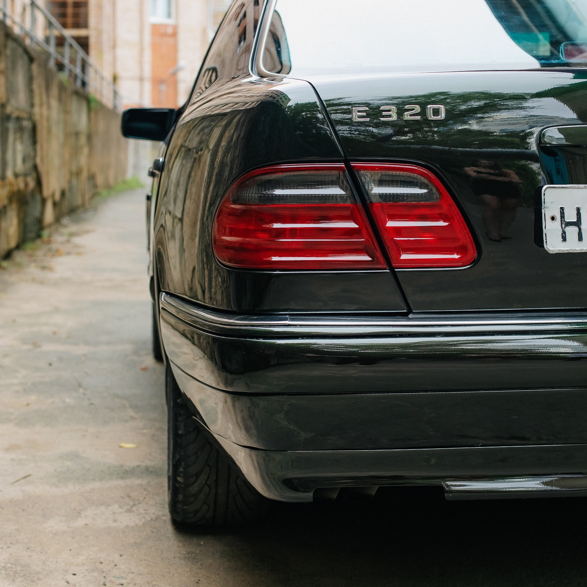 Ваня и мерседес, фото сделанно для продажи. продал машину за неделю