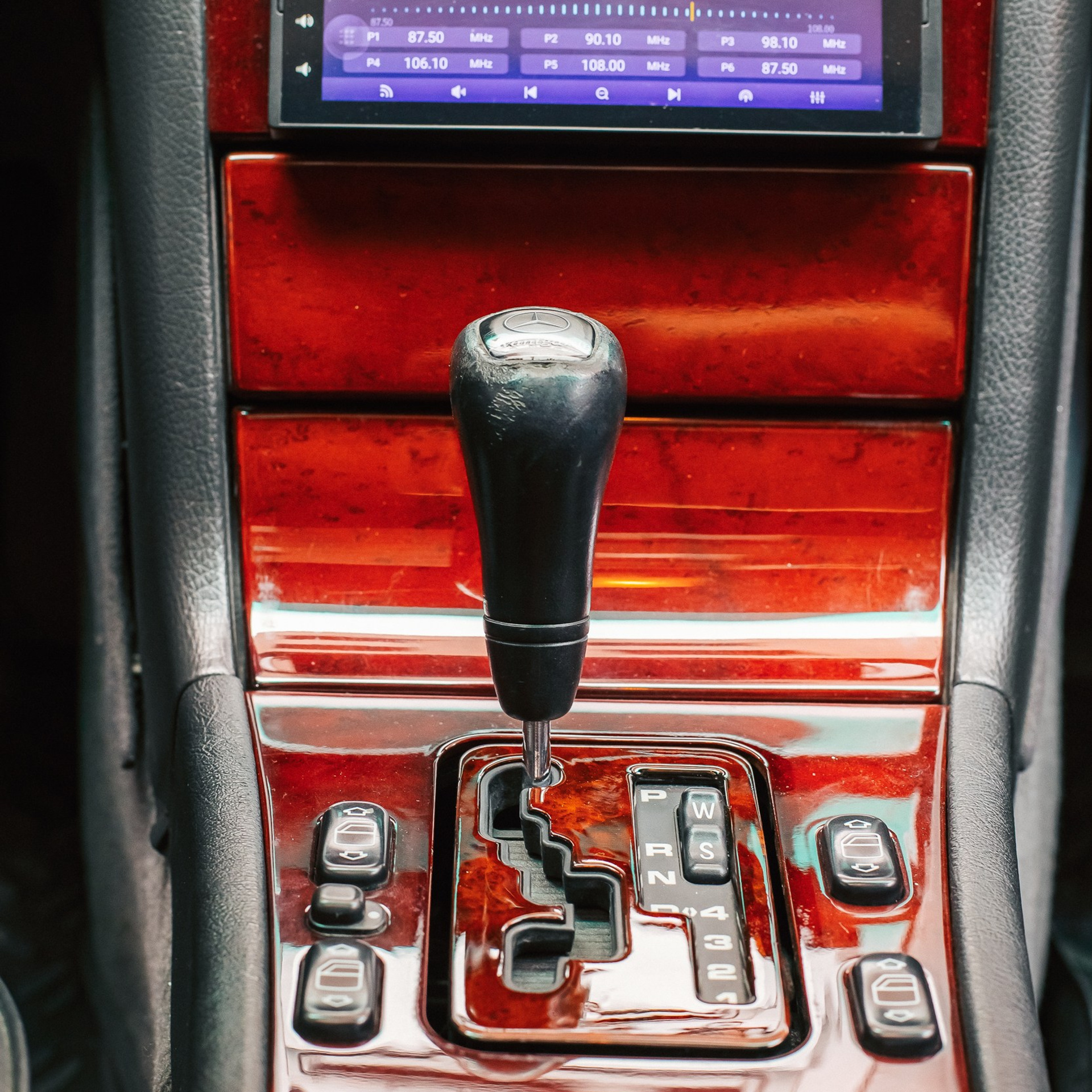 Ваня и мерседес, фото сделанно для продажи. продал машину за неделю