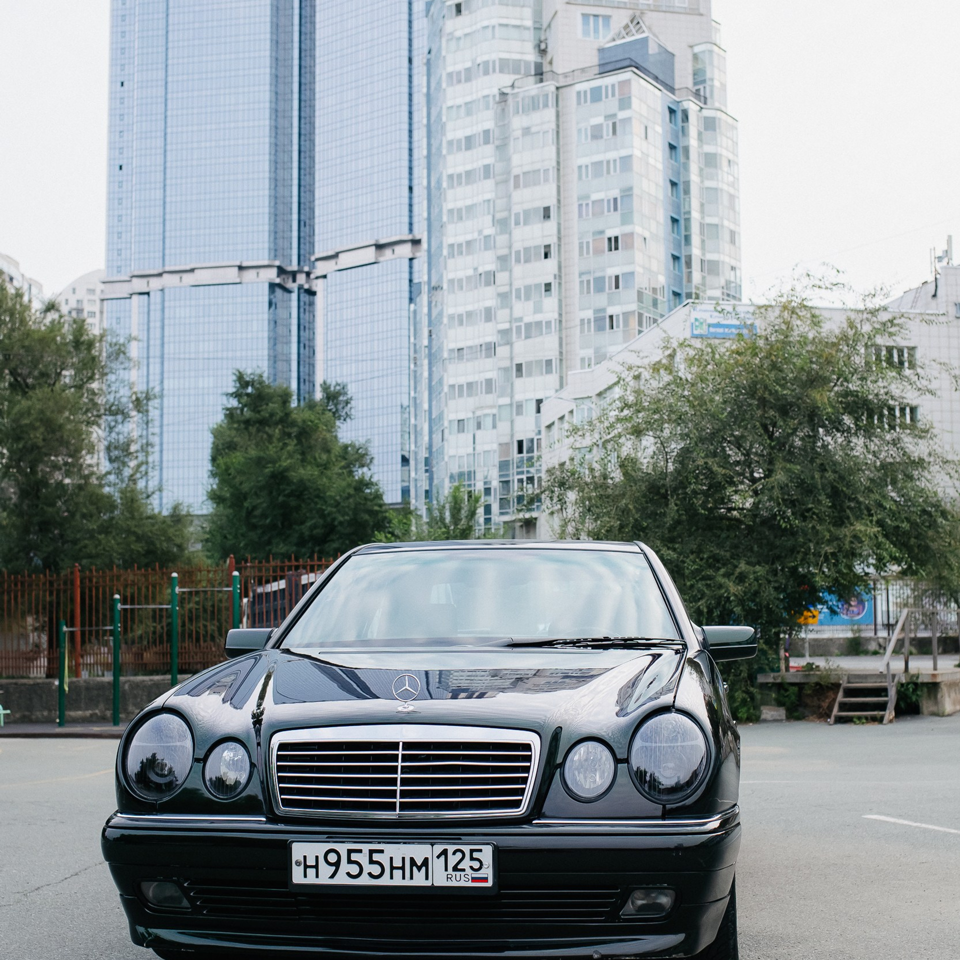 Ваня и мерседес, фото сделанно для продажи. продал машину за неделю