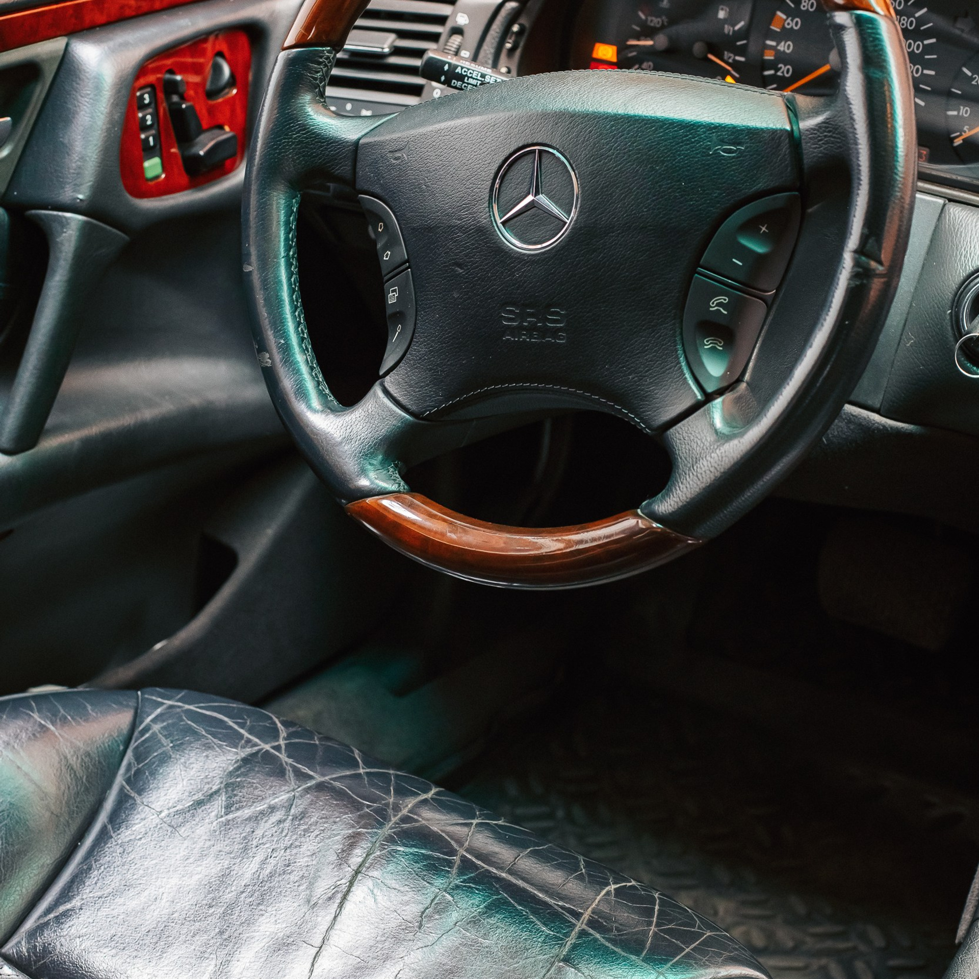 Ваня и мерседес, фото сделанно для продажи. продал машину за неделю