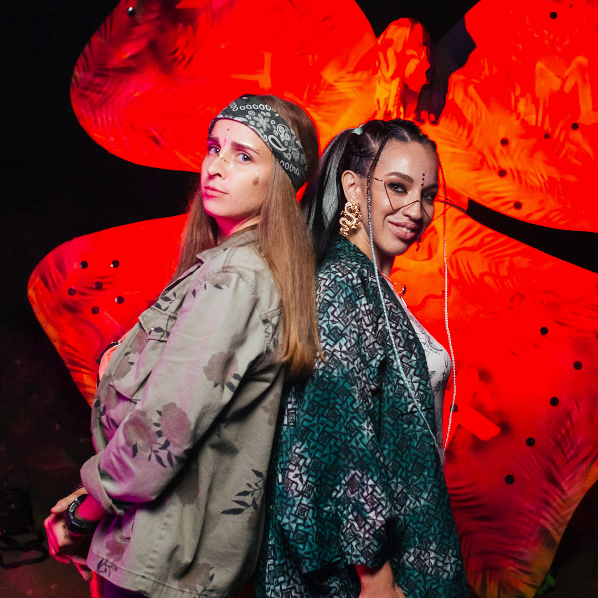 Вечеринки в разных клубах и на пляже