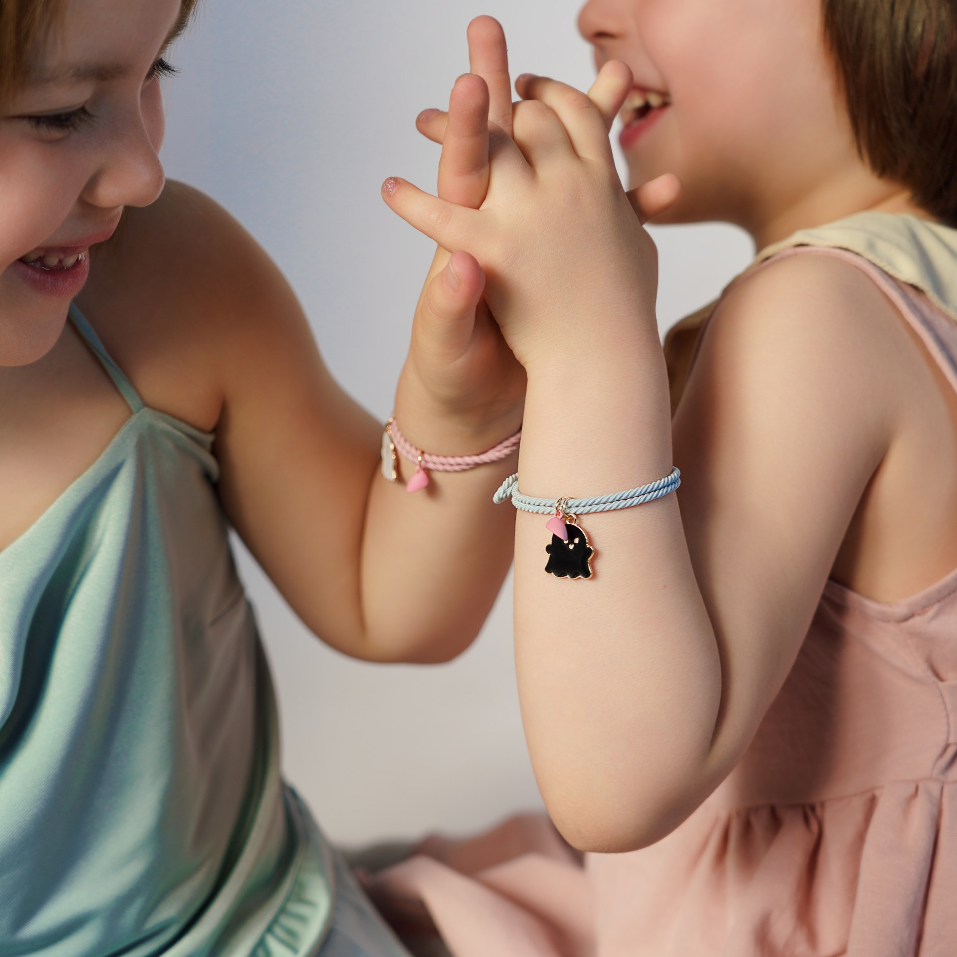 Предметная съемка бижутерии, часов и ювелирных изделий для  каталога, сайта, маркетплейсов. Студия коммерческой съемки ХВОЯ