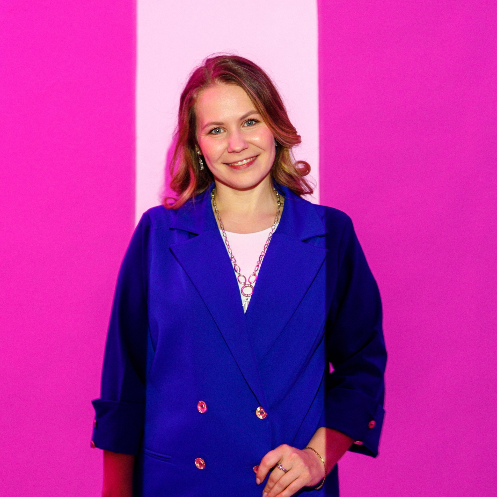 Деловая и индивидуальная фотосессия. Студия коммерческой съемки ХВОЯ