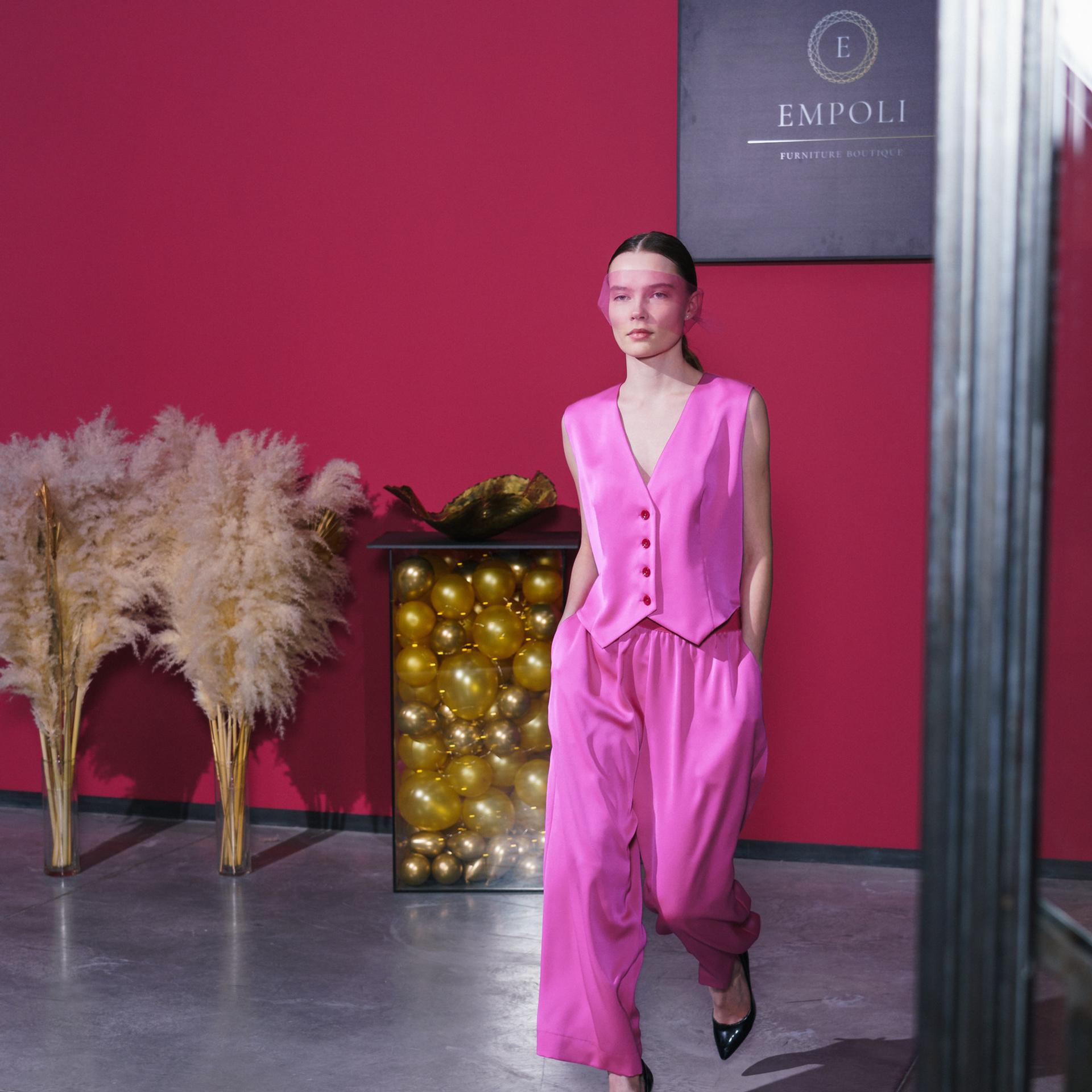 Показ дизайнерской одежды. Студия коммерческой съемки ХВОЯ