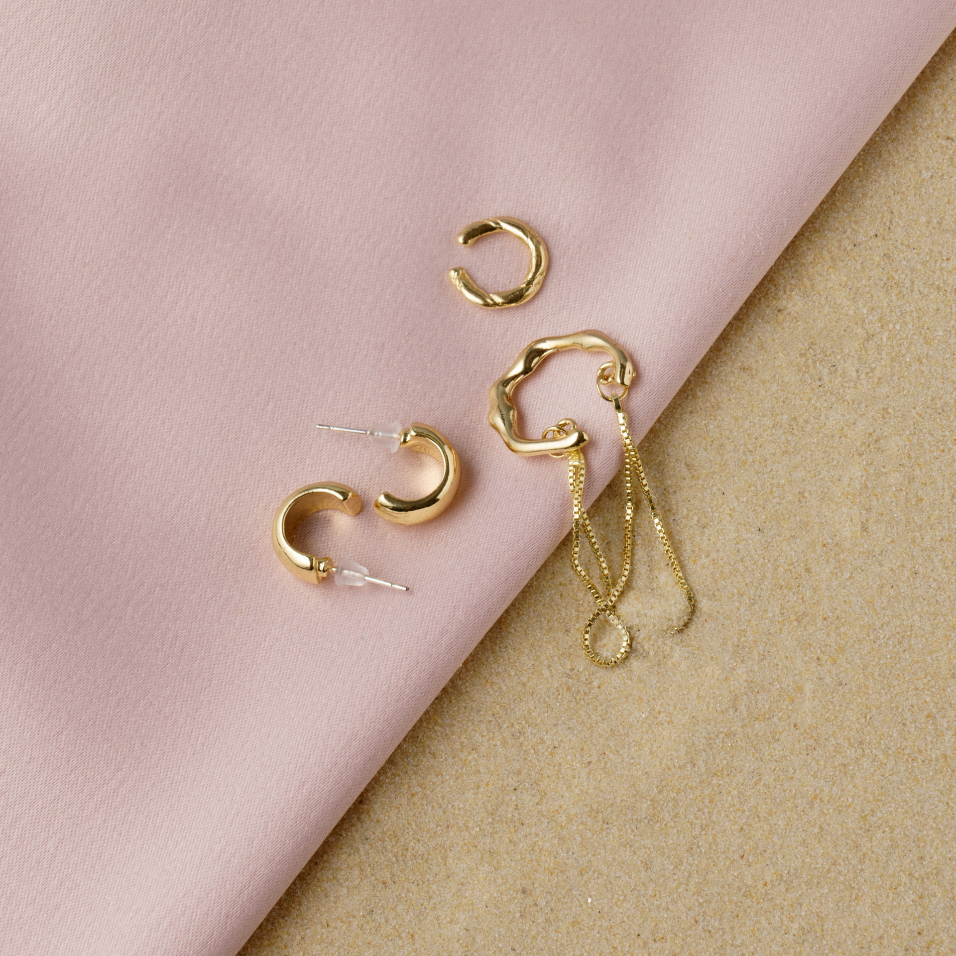 Предметная съемка бижутерии, часов и ювелирных изделий для  каталога, сайта, маркетплейсов. Студия коммерческой съемки ХВОЯ