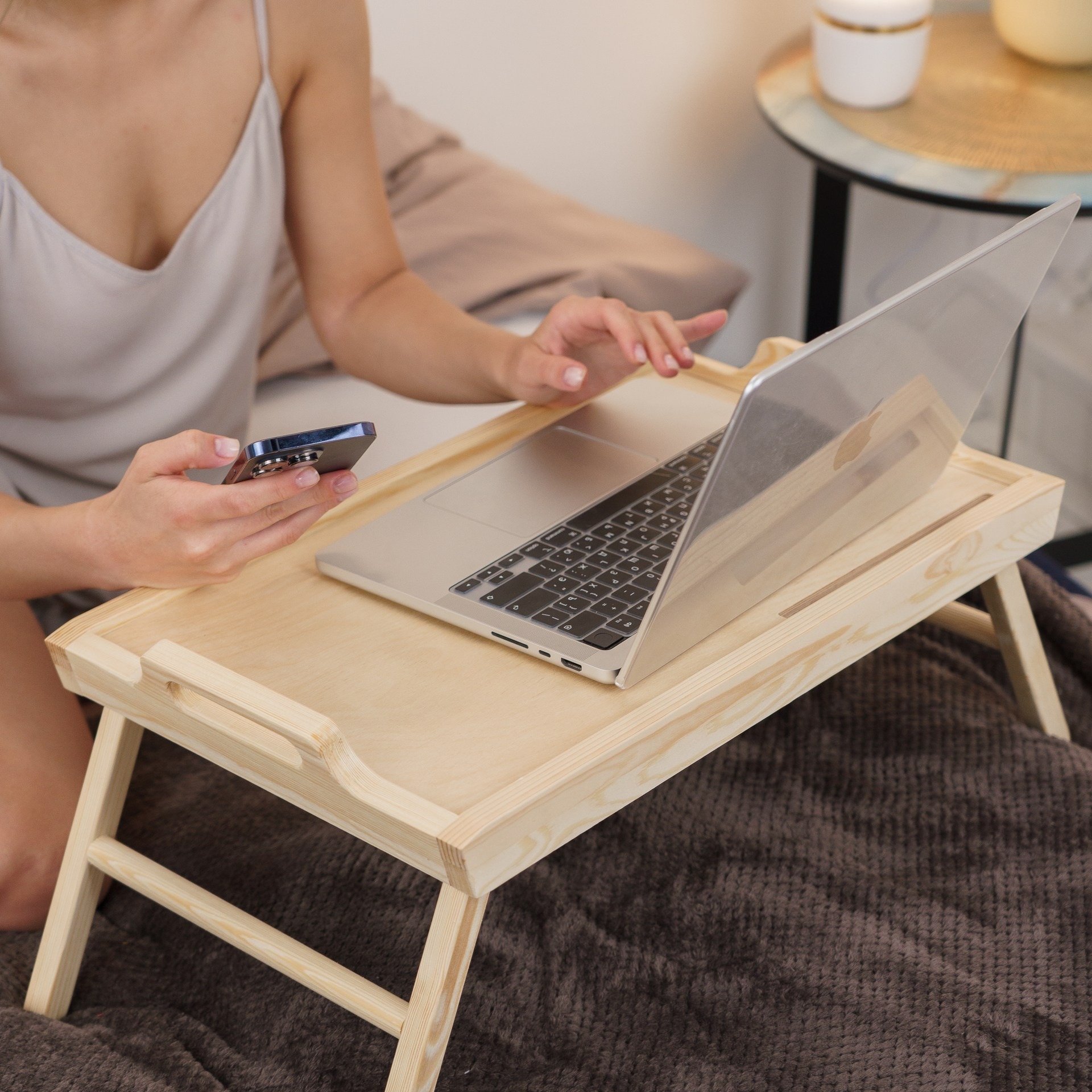 Предметная съемка с моделями. Студия коммерческой съемки ХВОЯ