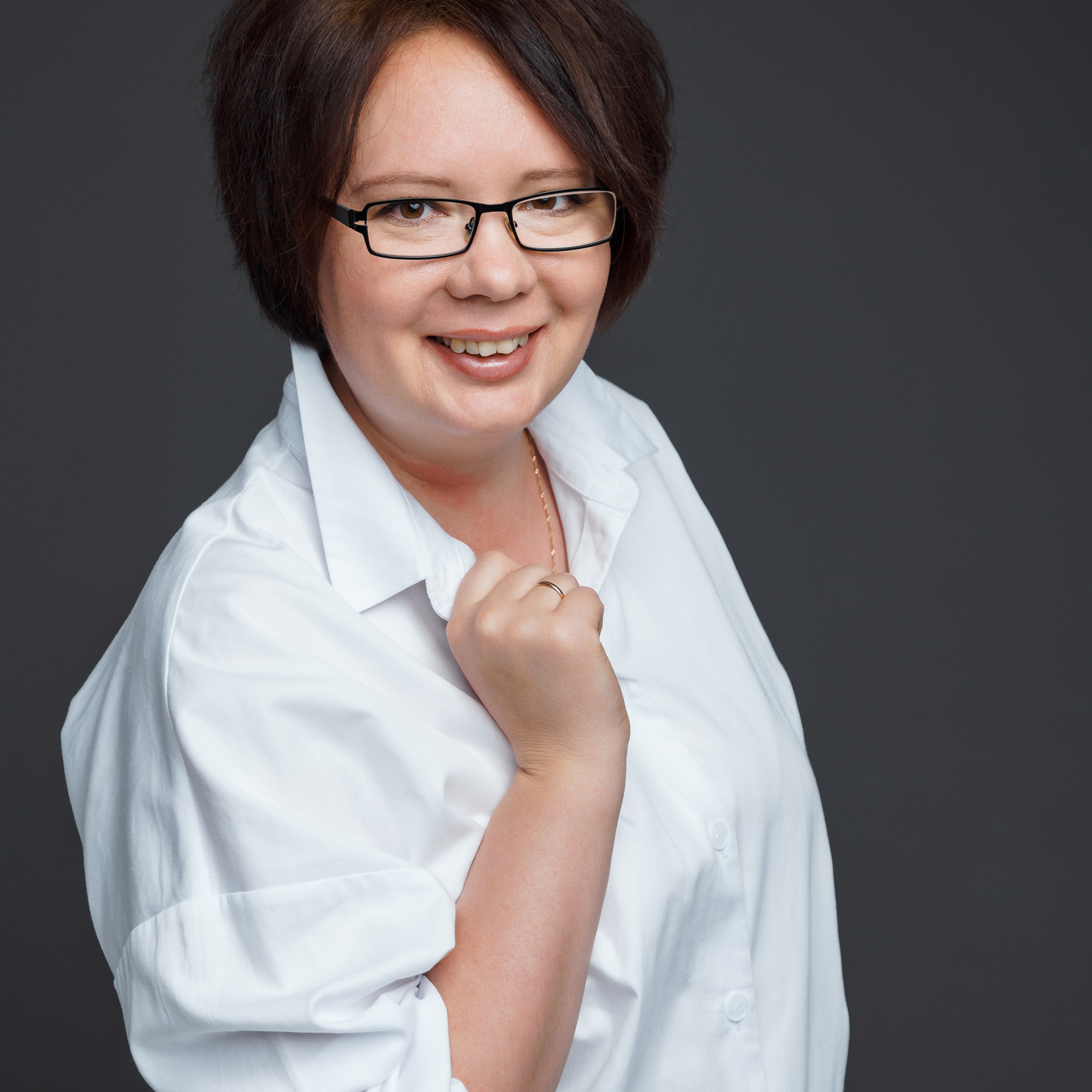 Деловая и индивидуальная фотосессия. Студия коммерческой съемки ХВОЯ