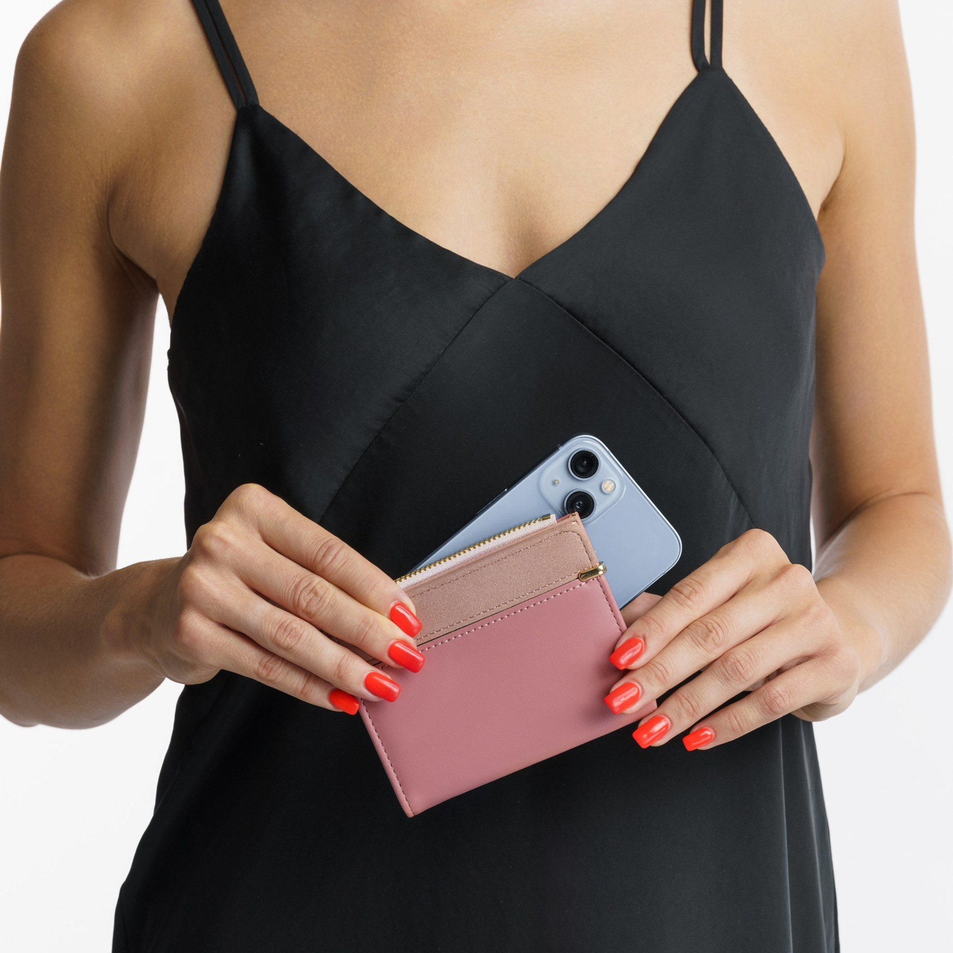 Предметная съемка с моделями. Студия коммерческой съемки ХВОЯ