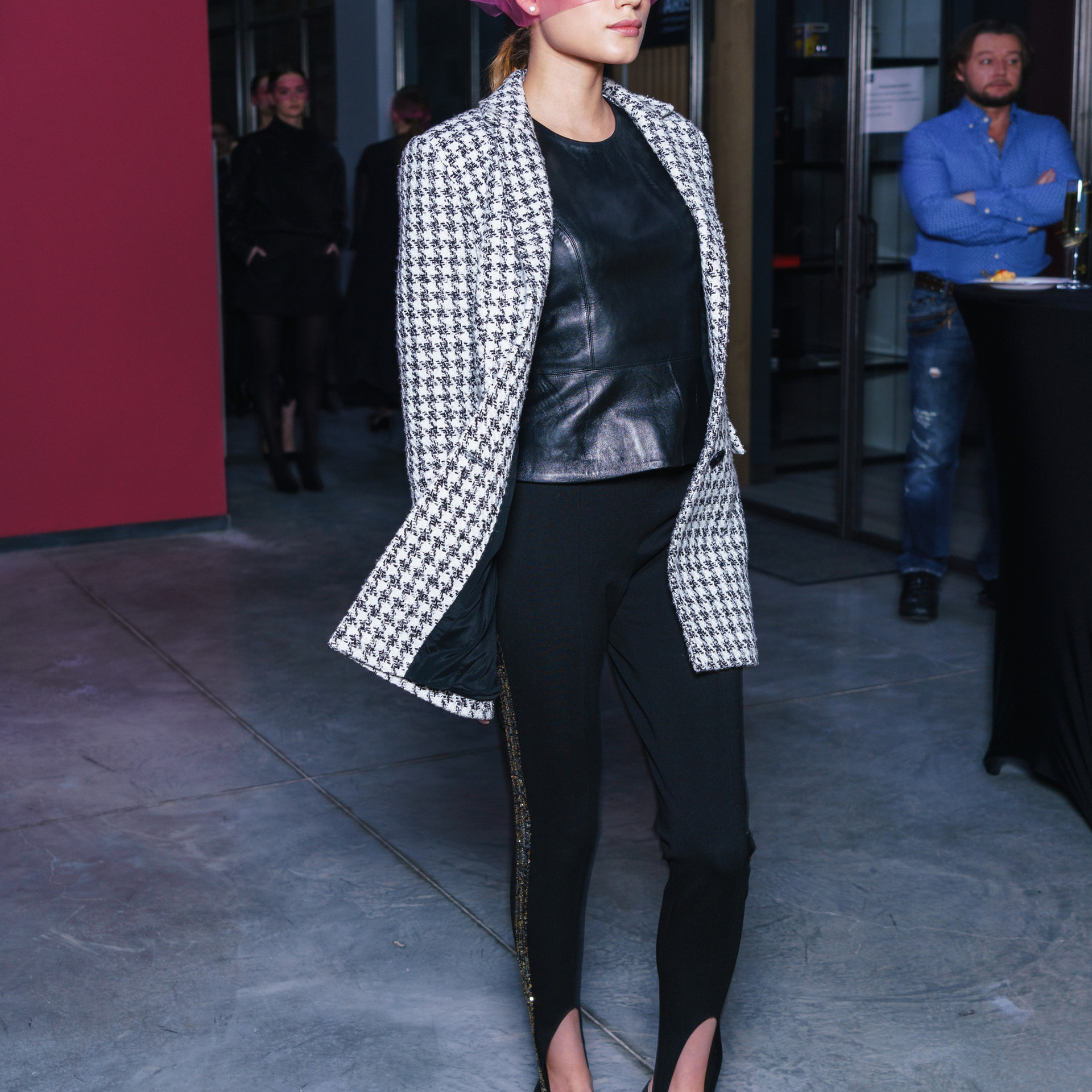 Показ дизайнерской одежды. Студия коммерческой съемки ХВОЯ