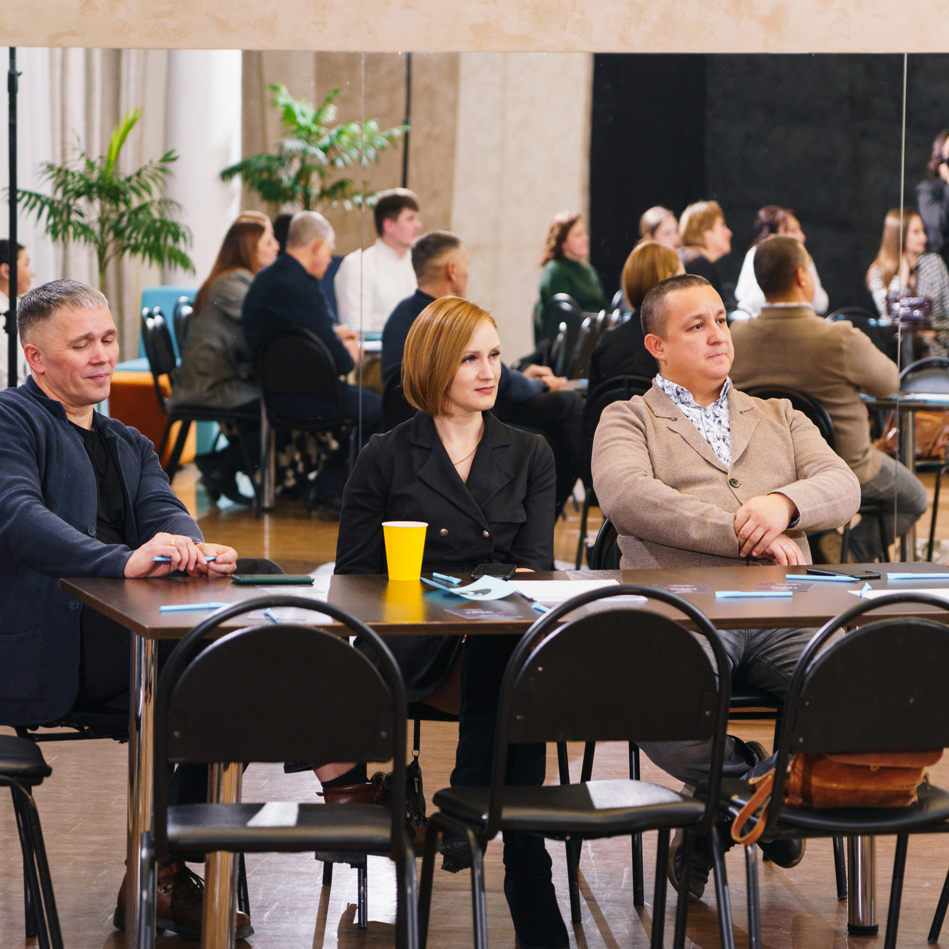 Связи «Нетворкинг». Студия коммерческой съемки ХВОЯ