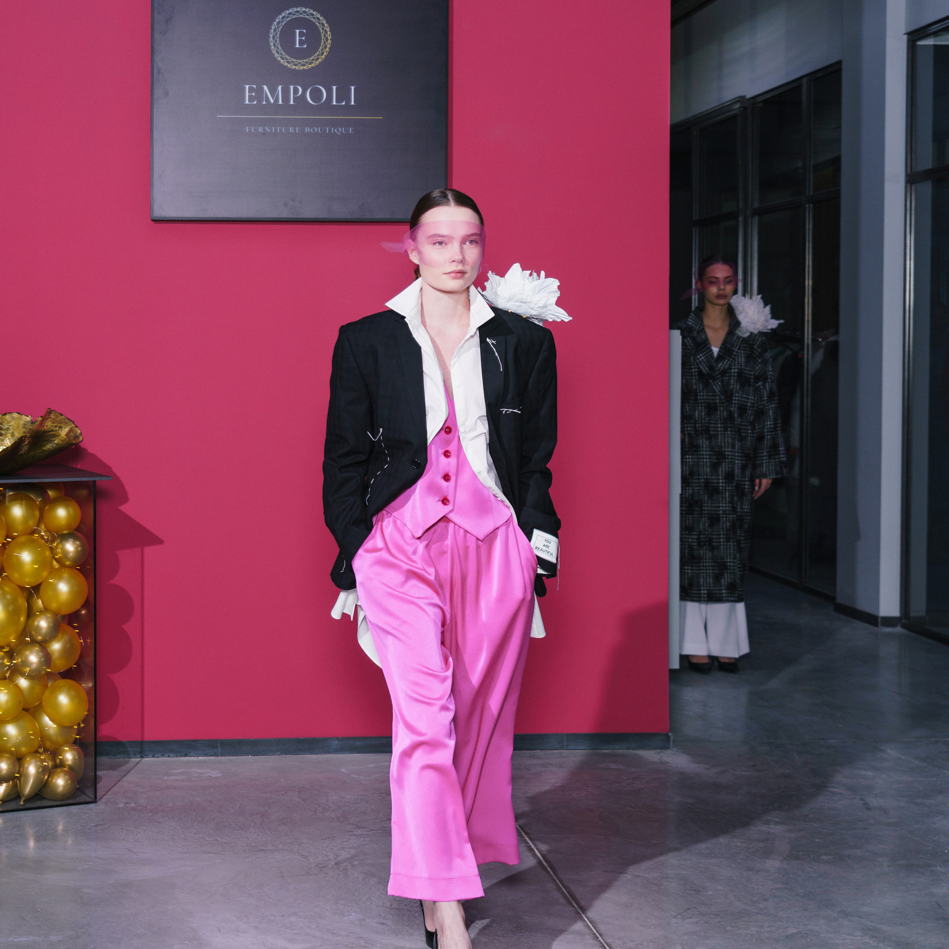 Показ дизайнерской одежды. Студия коммерческой съемки ХВОЯ