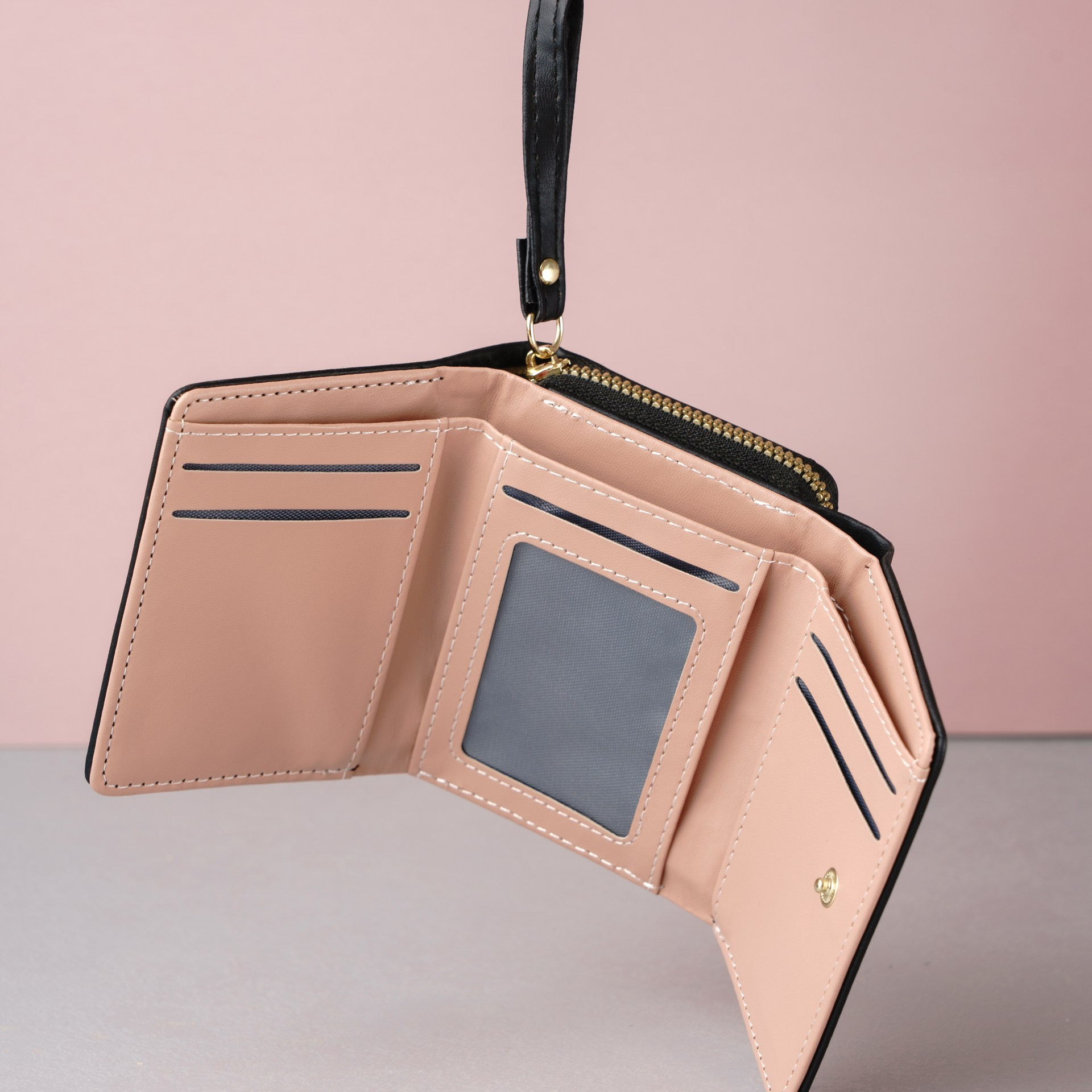 Кошельки. Студия коммерческой съемки ХВОЯ