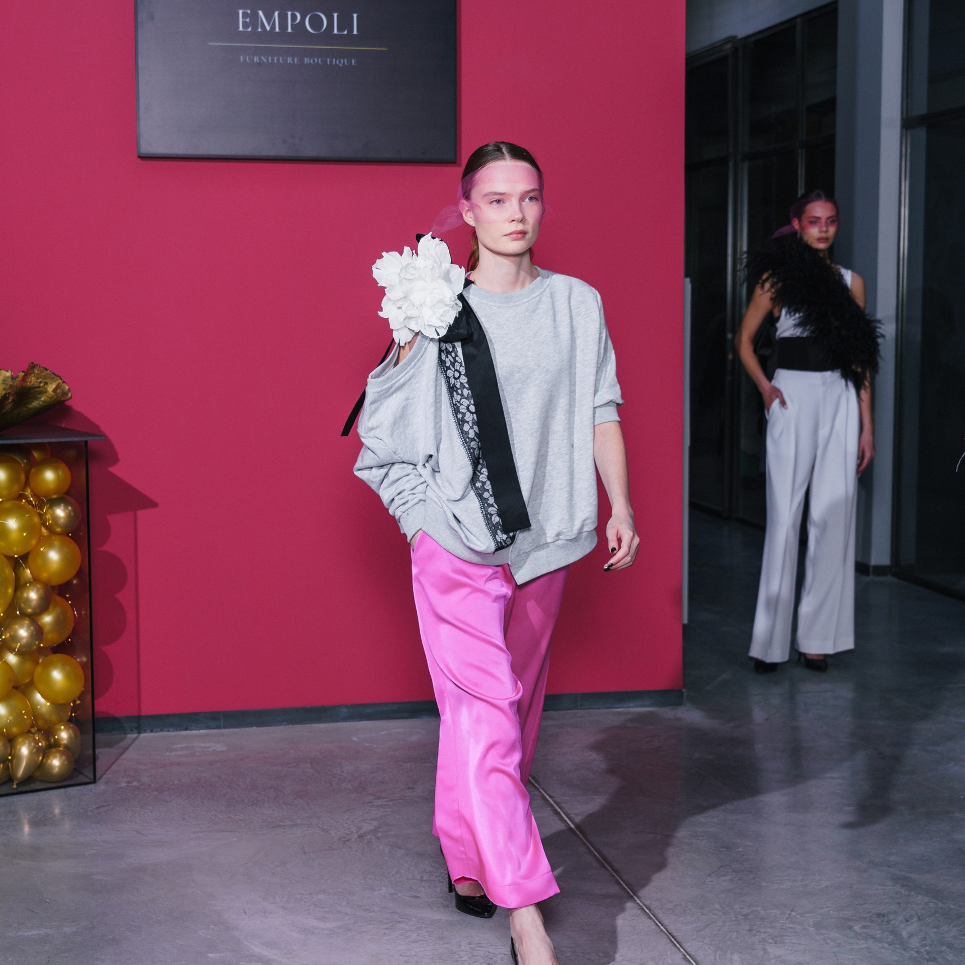 Показ дизайнерской одежды. Студия коммерческой съемки ХВОЯ