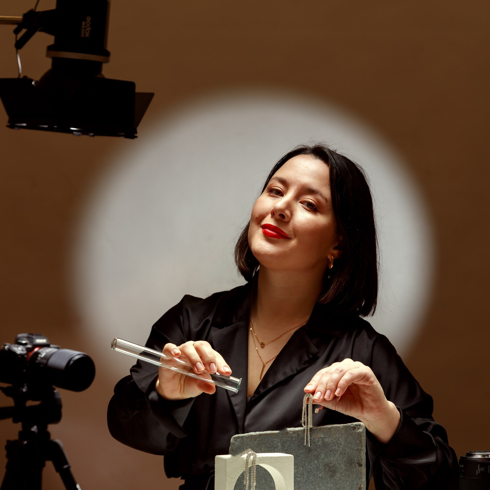 Деловая и индивидуальная фотосессия. Студия коммерческой съемки ХВОЯ