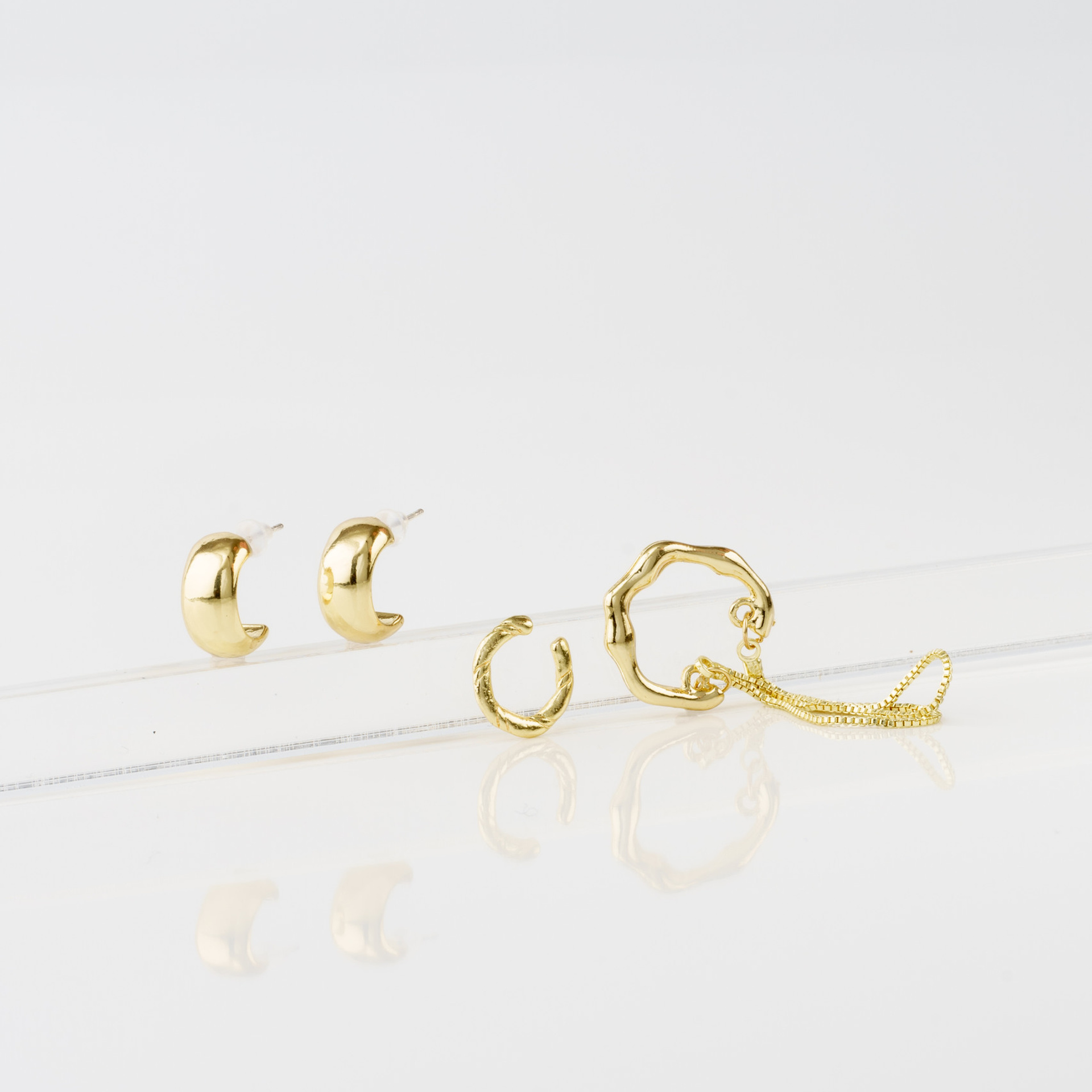 Предметная съемка бижутерии, часов и ювелирных изделий для  каталога, сайта, маркетплейсов. Студия коммерческой съемки ХВОЯ