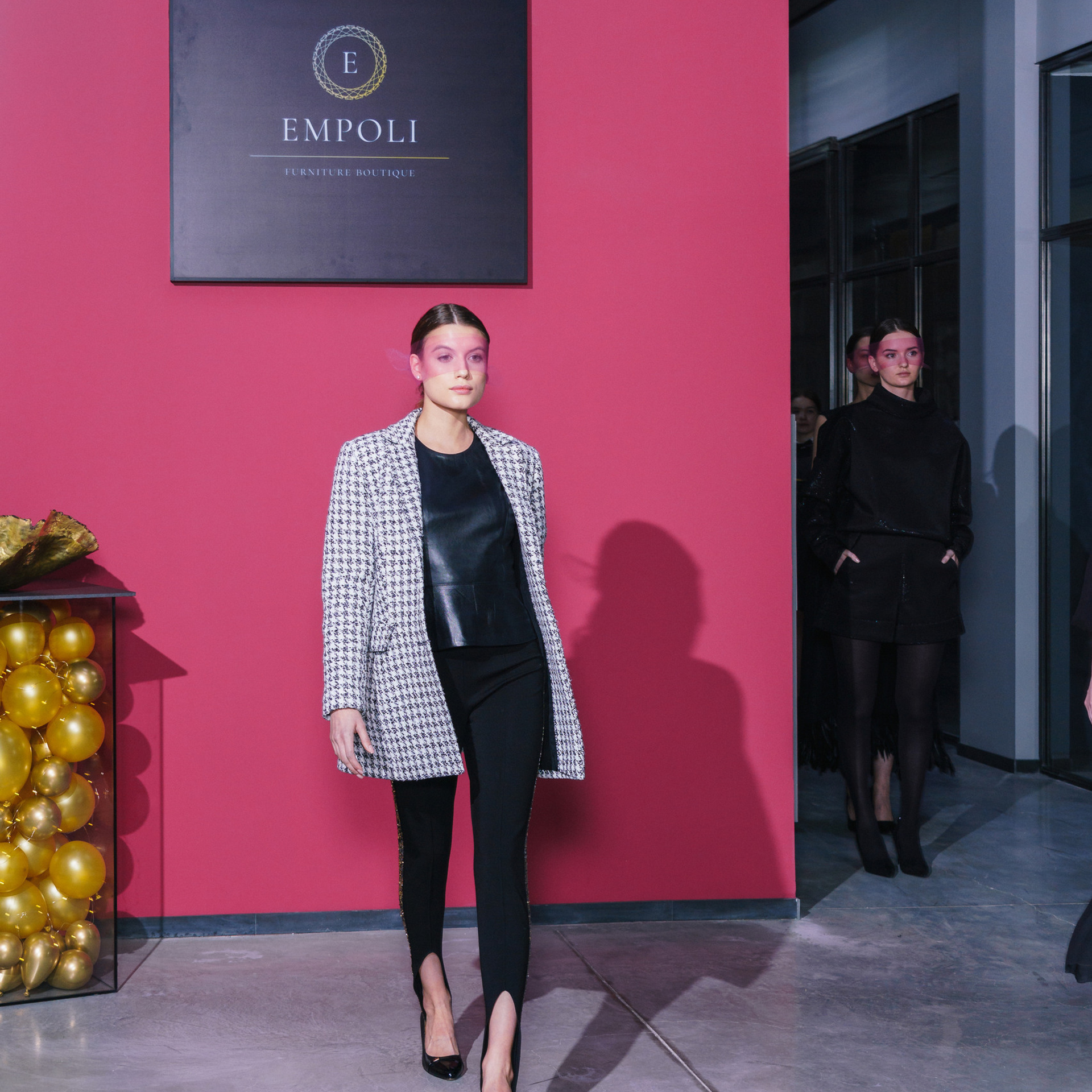 Показ дизайнерской одежды. Студия коммерческой съемки ХВОЯ