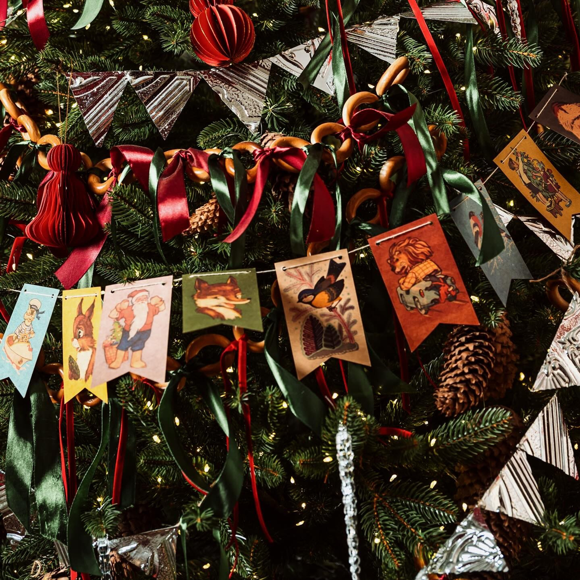 WHITE&nbsp;— Новогодние залы 2026