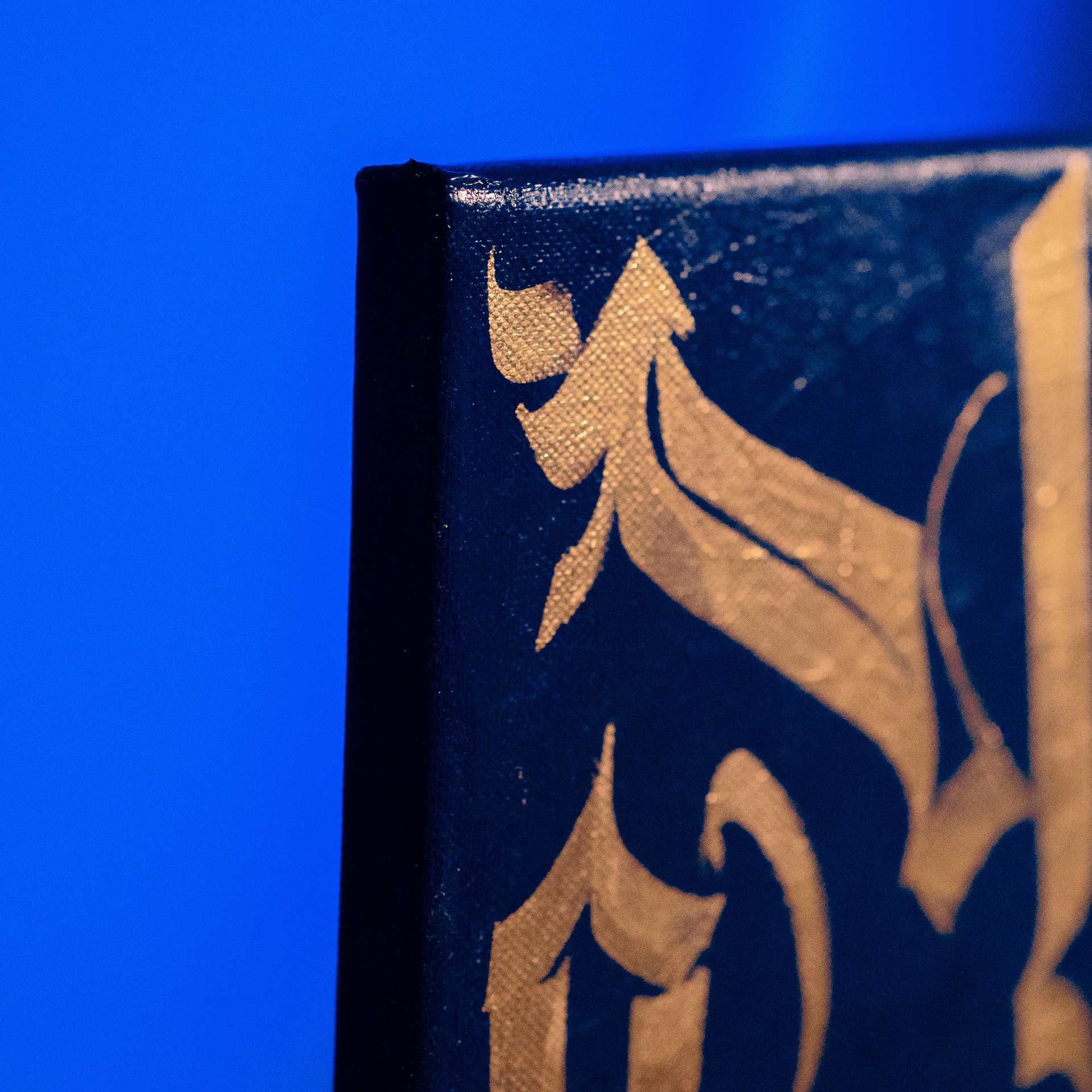 Каллиграфия на холстах со смыслом от Андрея Рэя