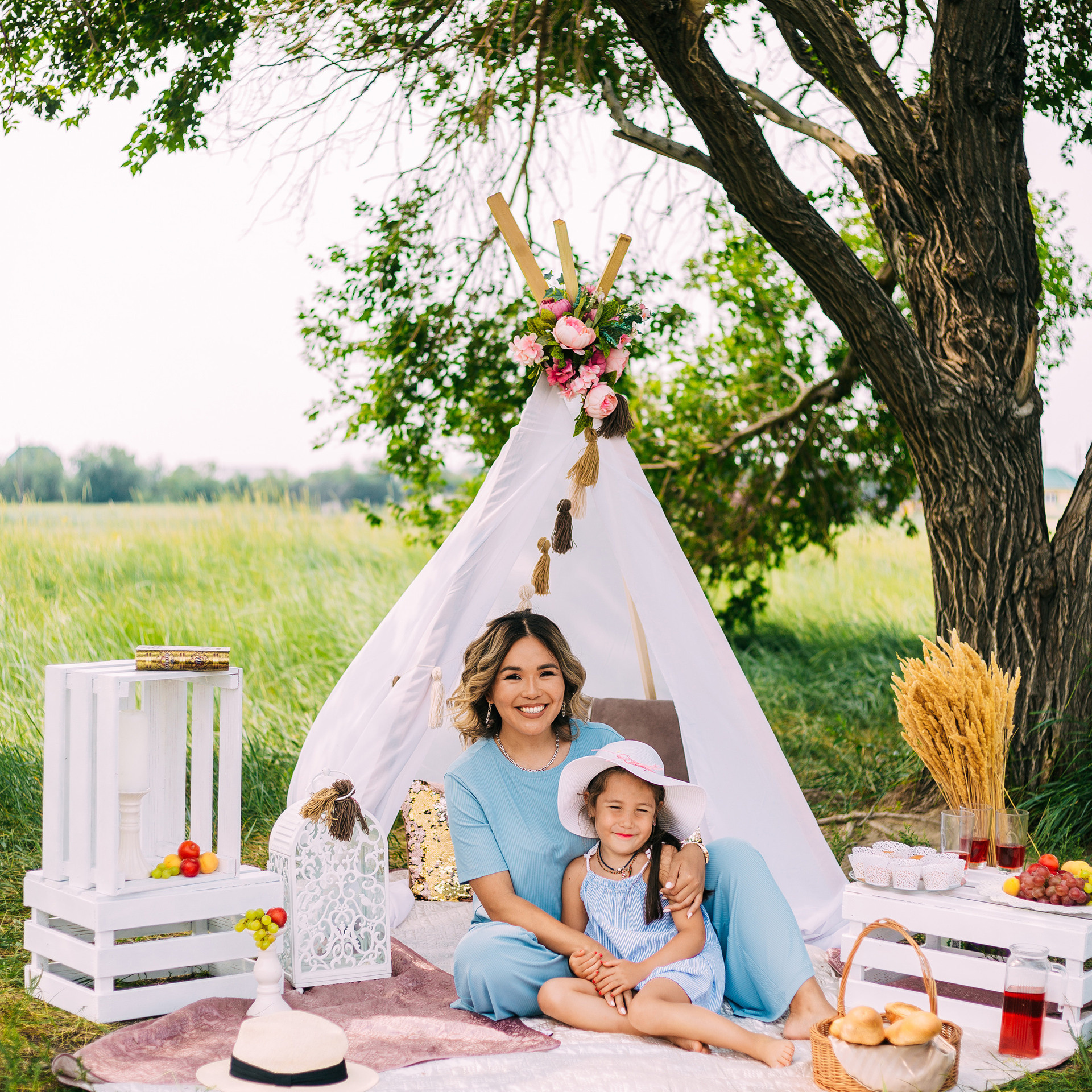 Аюна и с дочкой Аминой