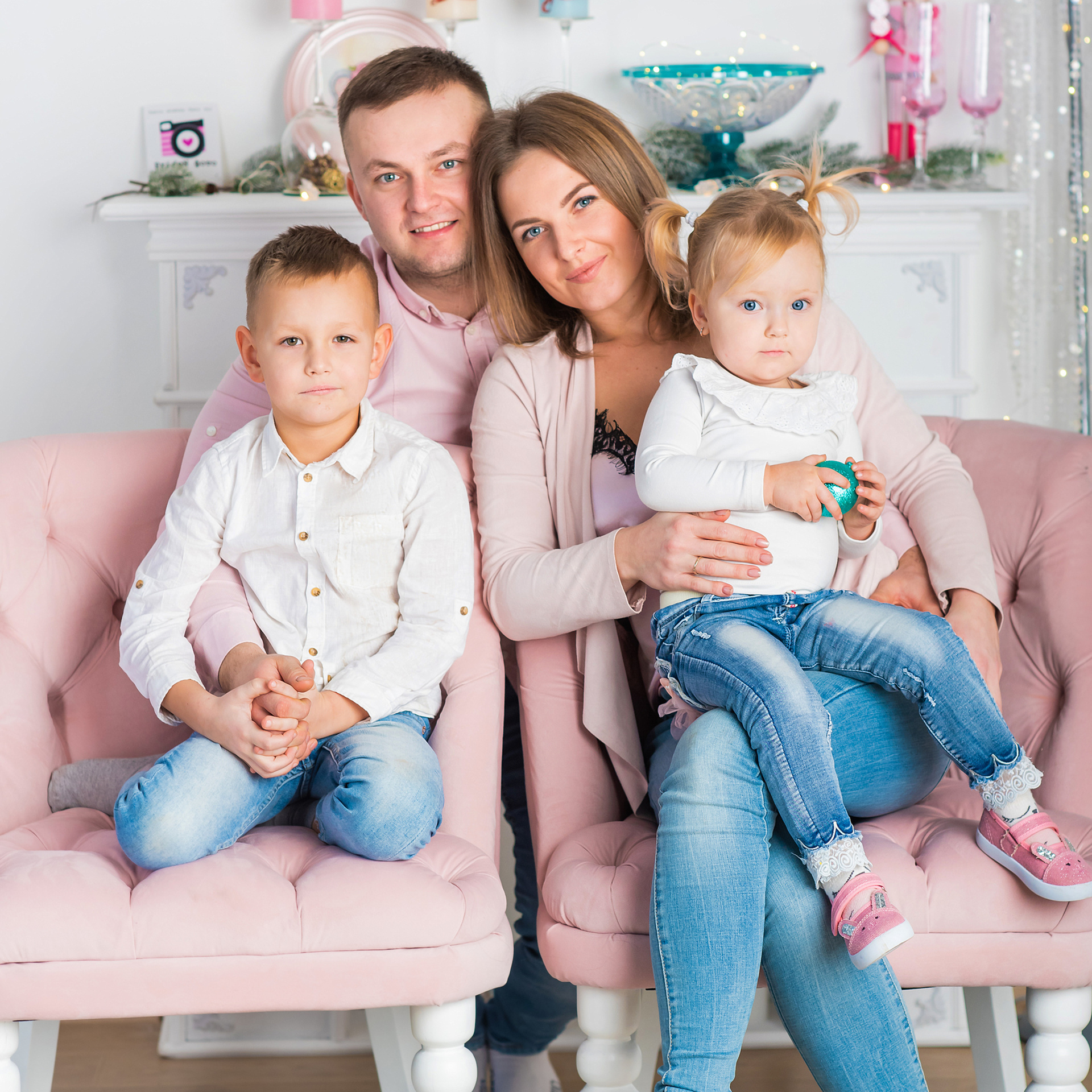 Елизавета (семейная фотосессия) в студии PrideN_foto