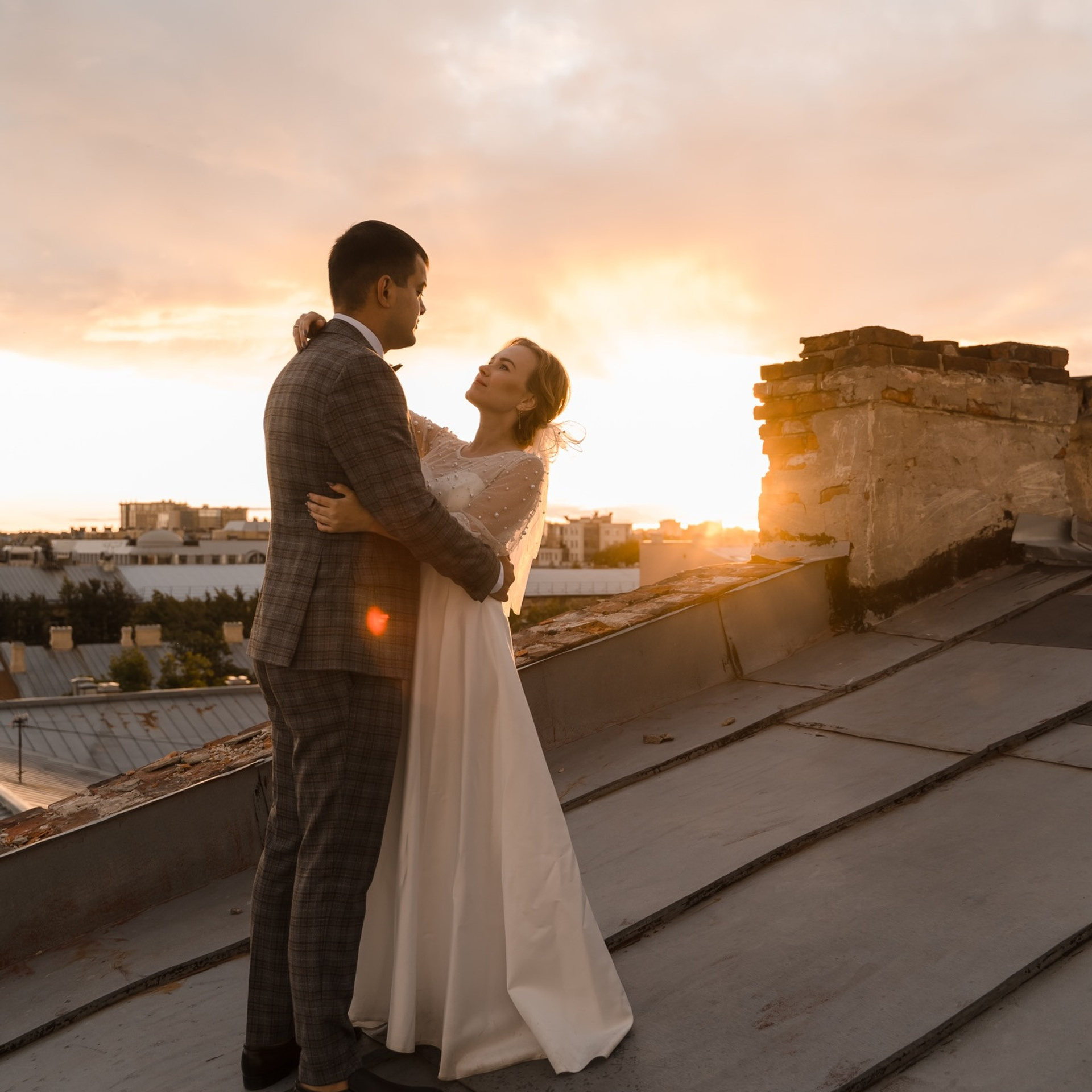 Посмотрите на чудесные отзывы свадебного и фотографа и видеографа