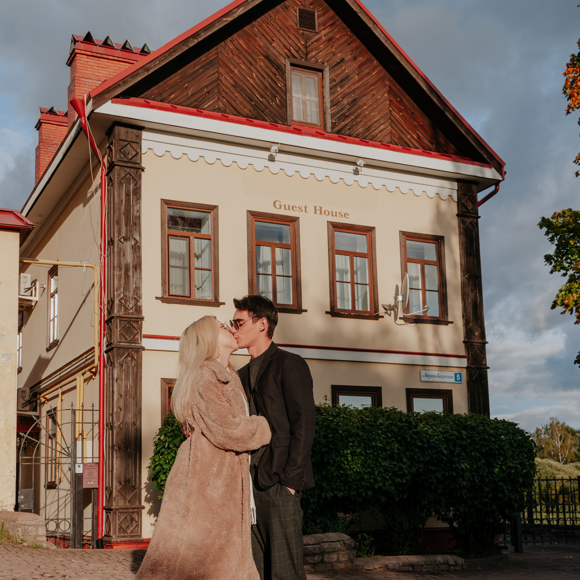 Посмотрите на чудесные отзывы свадебного и фотографа и видеографа