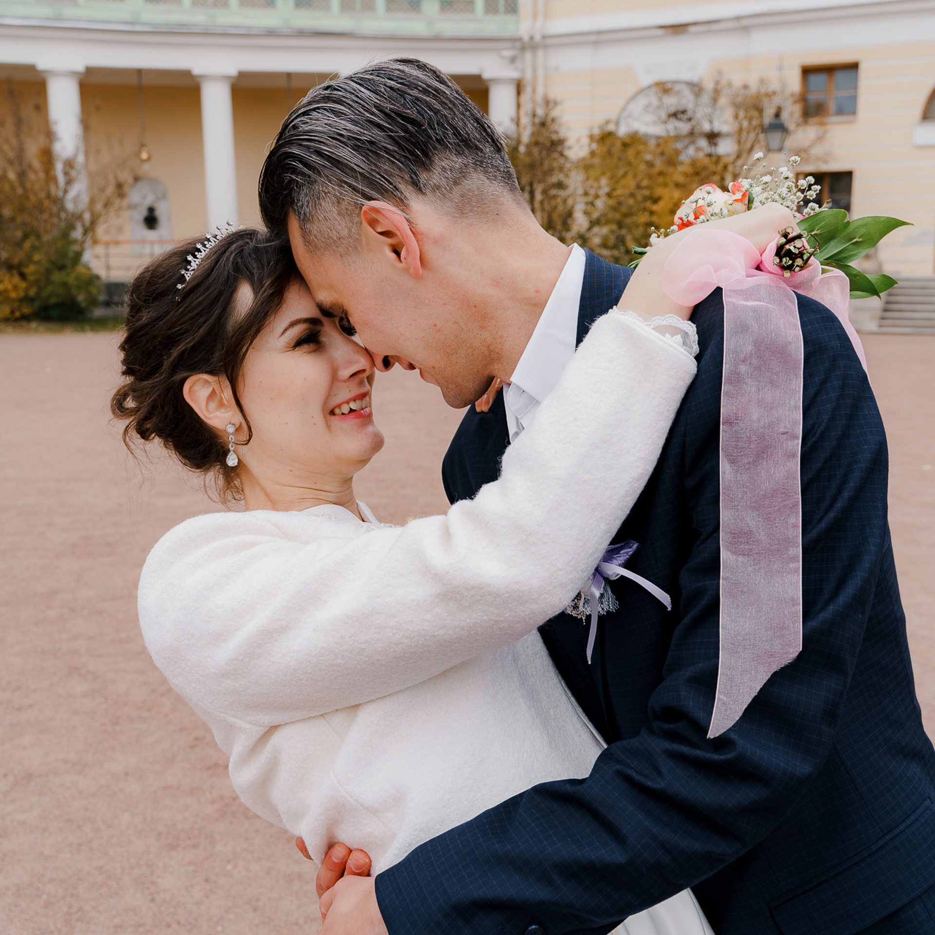 Посмотрите на чудесные отзывы свадебного и фотографа и видеографа