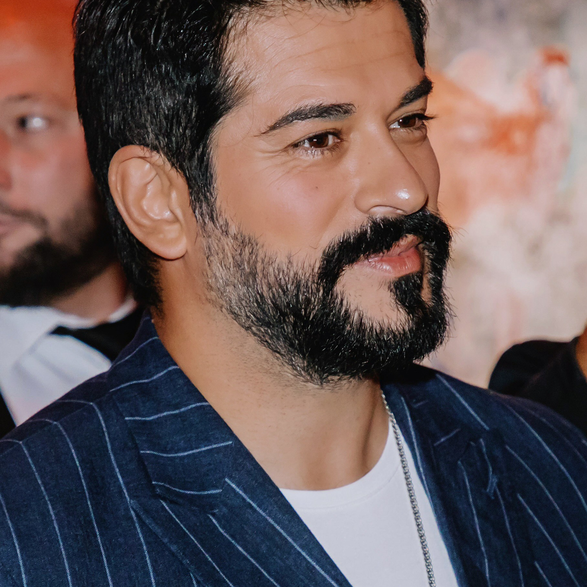 Бурак Озчивит посетил выставку Никаса Сафронова