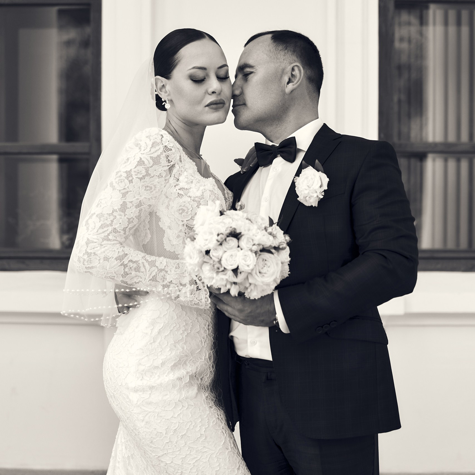 Сдержанность и харизма