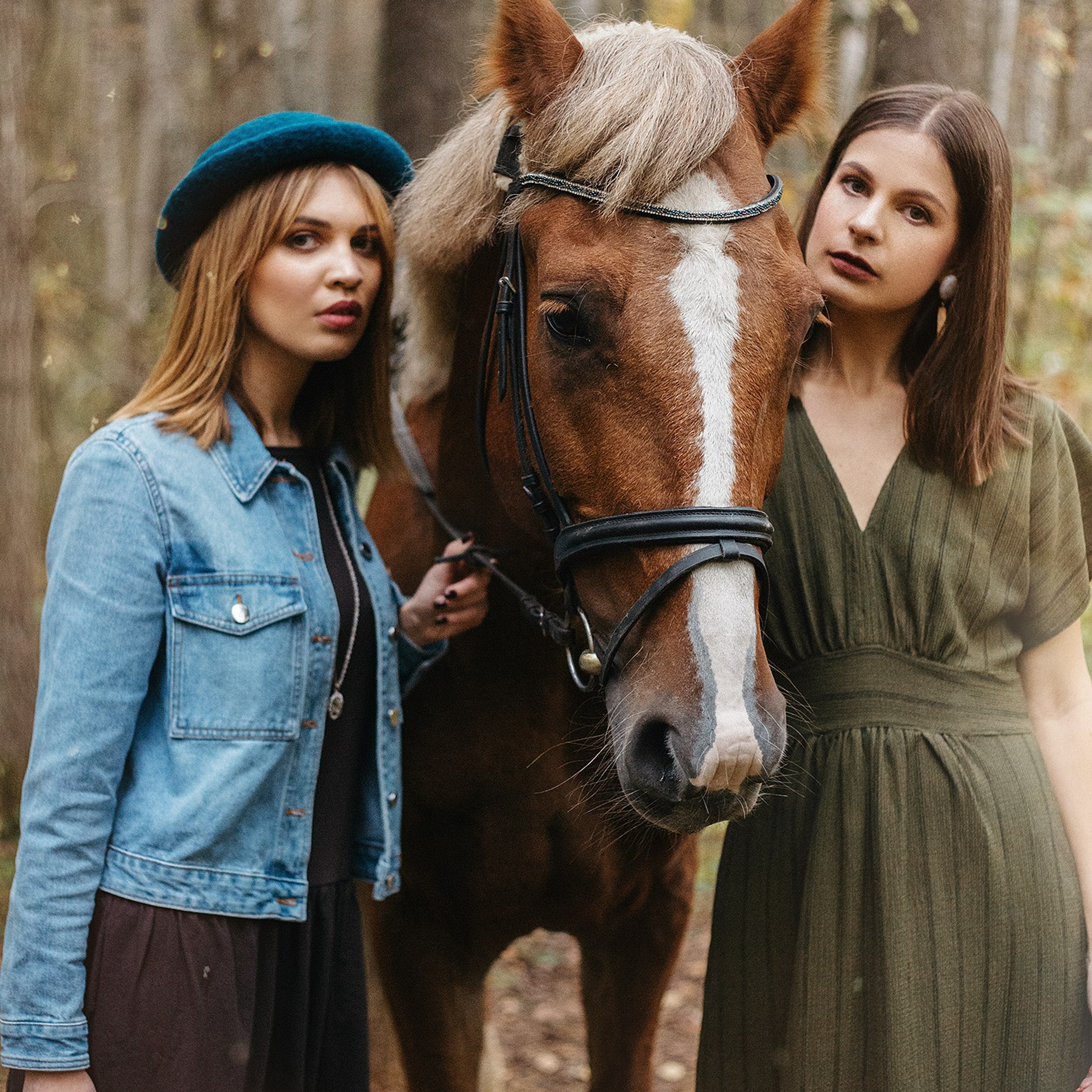 Ирина, Ксения с лошадьми