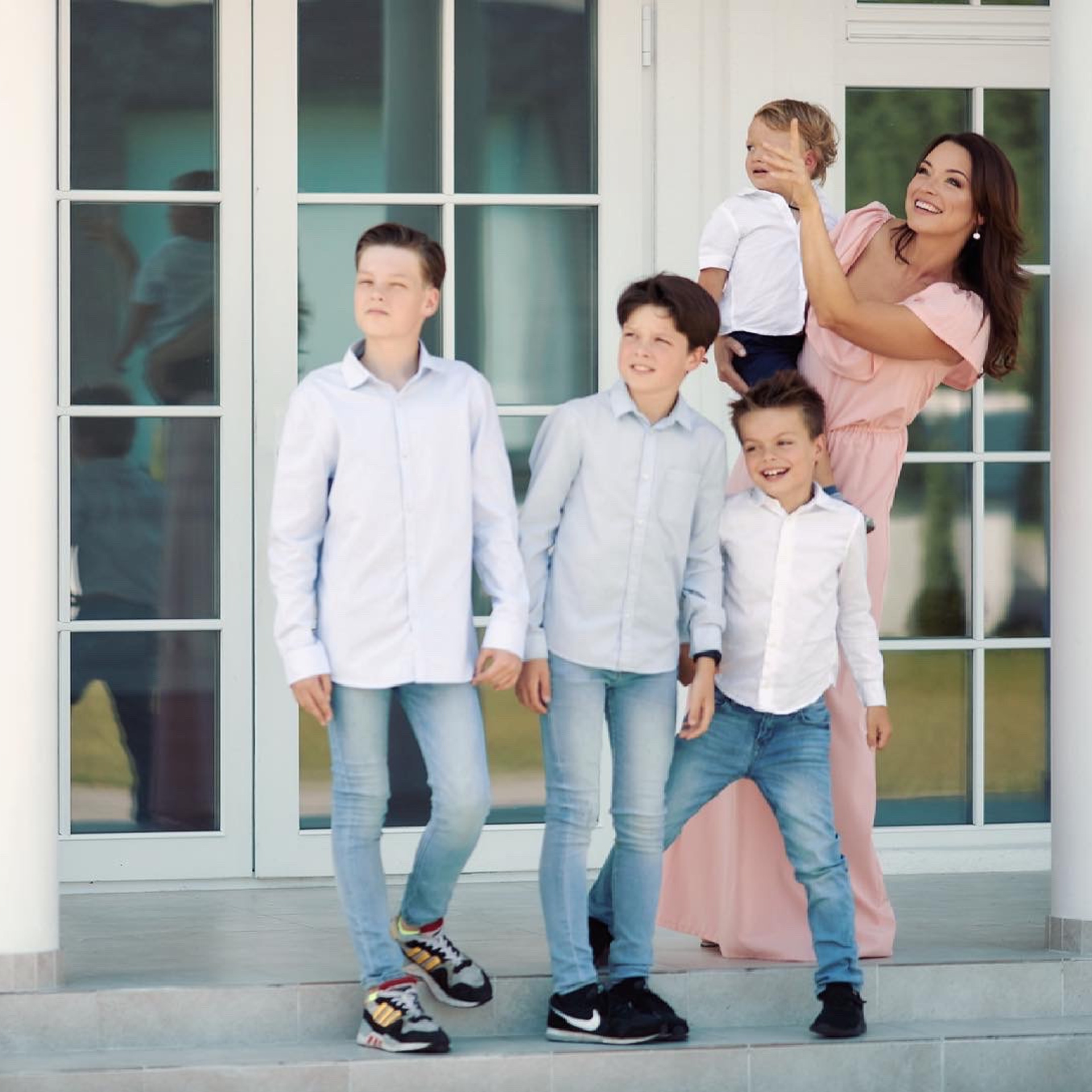 Летняя фотосессия в загородной студии