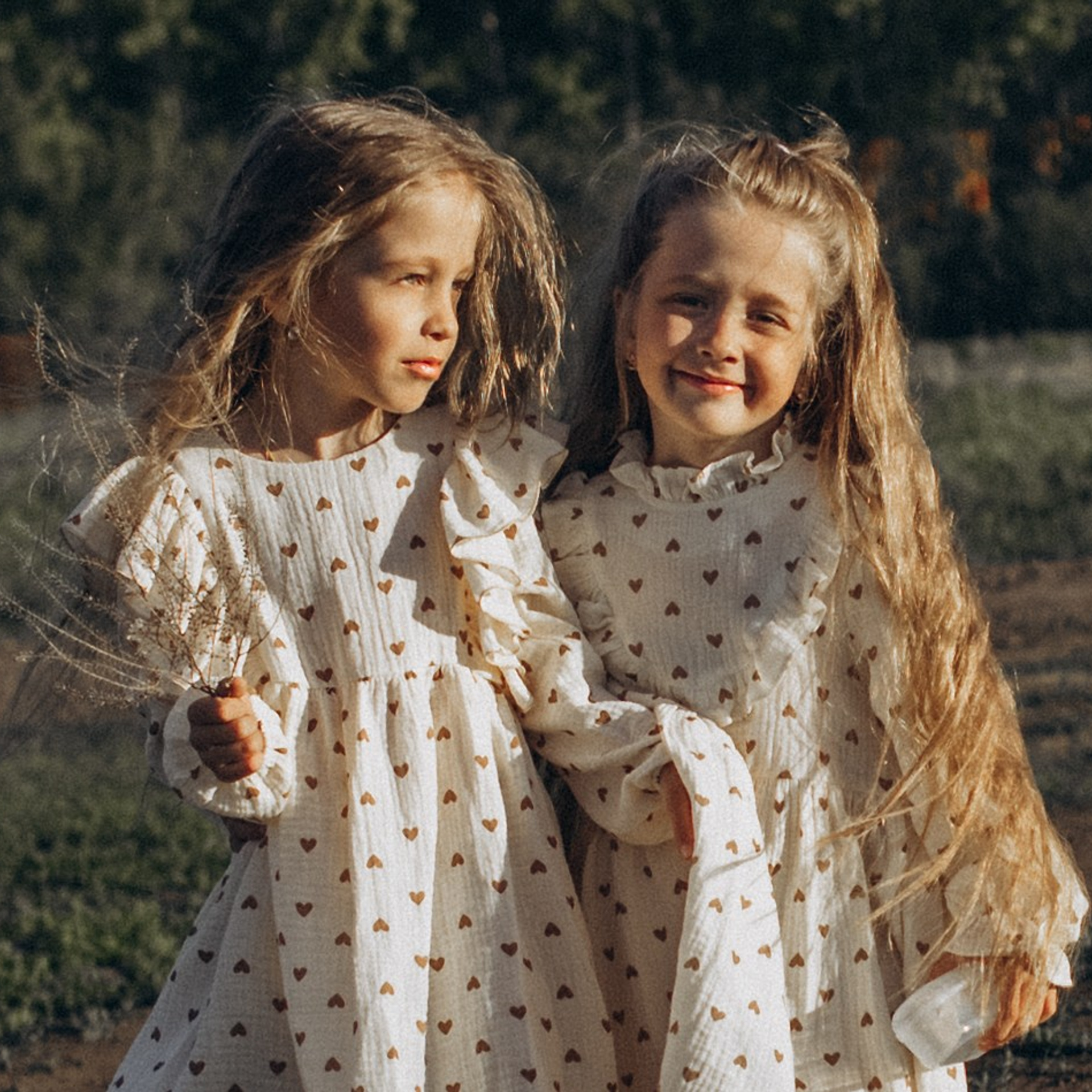 Саша, Миша, Вера и Вика летняя прогулочная съёмка