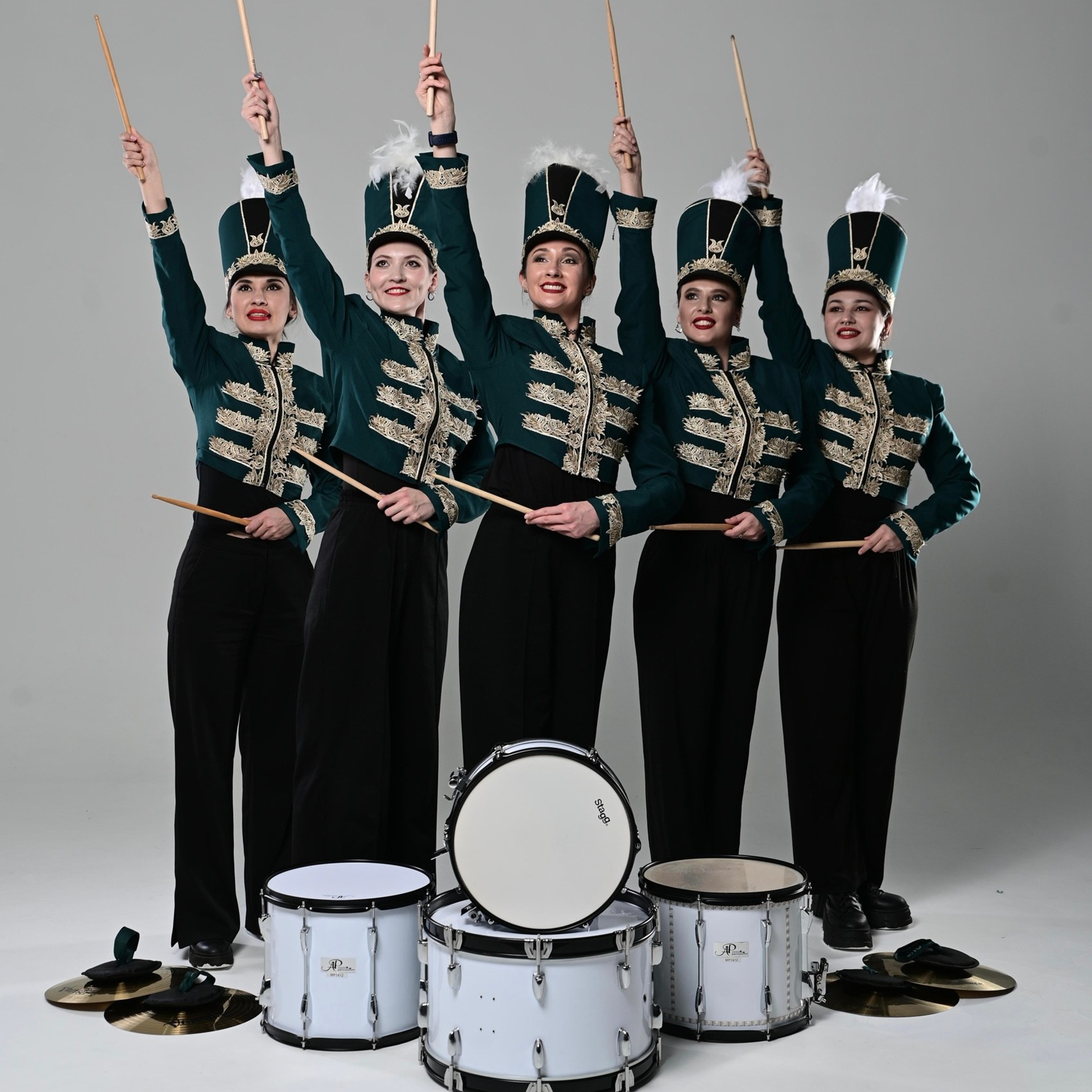 Костюмы Just Girls. Just Brass