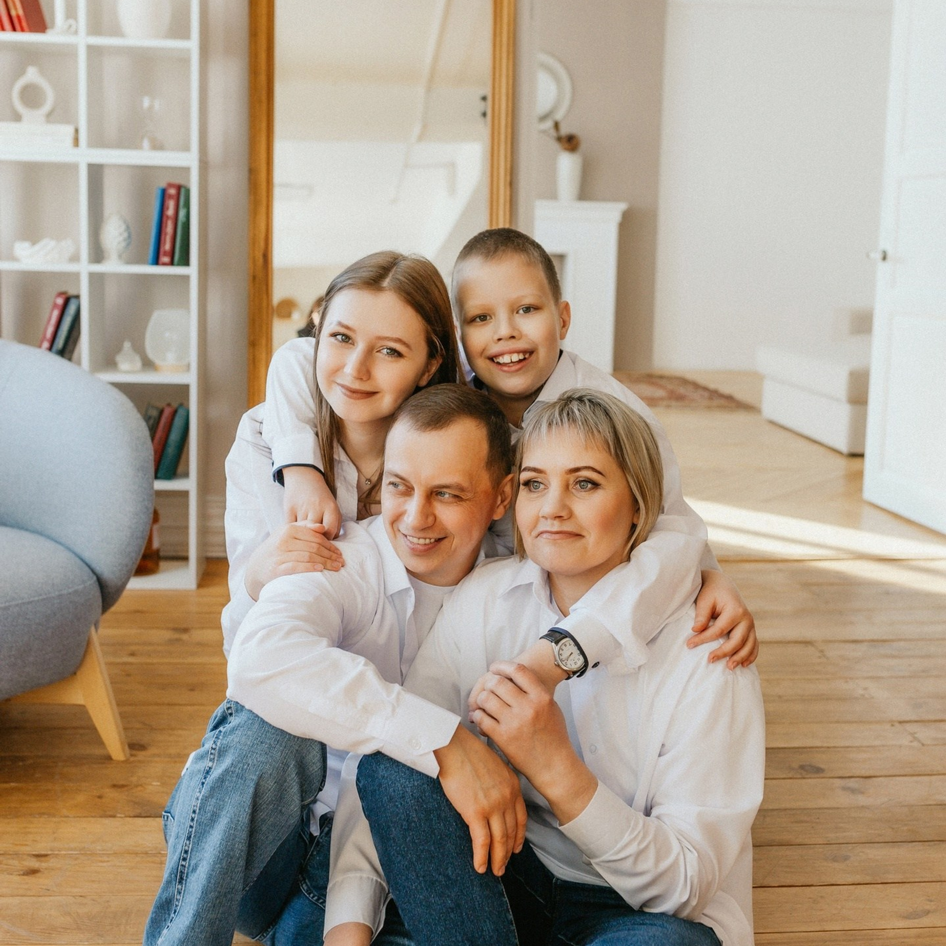 ЕВГЕНИЙ ЕЛЕНА ВЕРА МИША