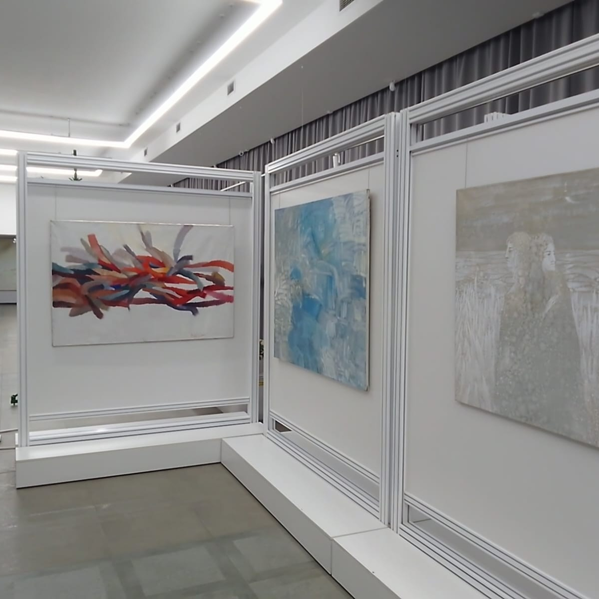 / НОВОЕ НА БЕЛОМ /. Ассоциация художников монументалистов г. Москва