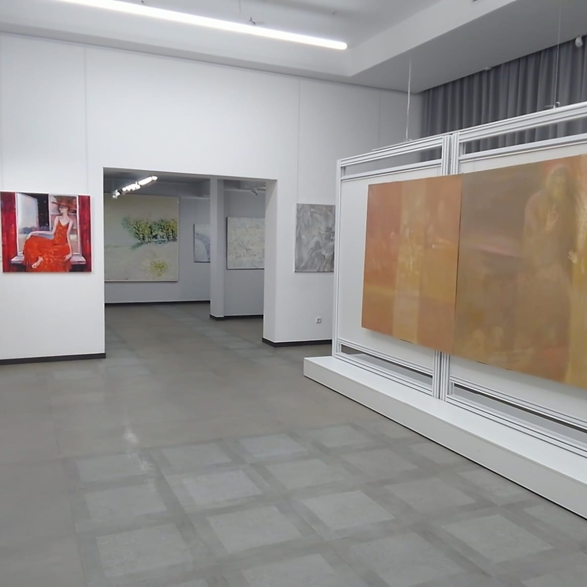 / НОВОЕ НА БЕЛОМ /. Ассоциация художников монументалистов г. Москва